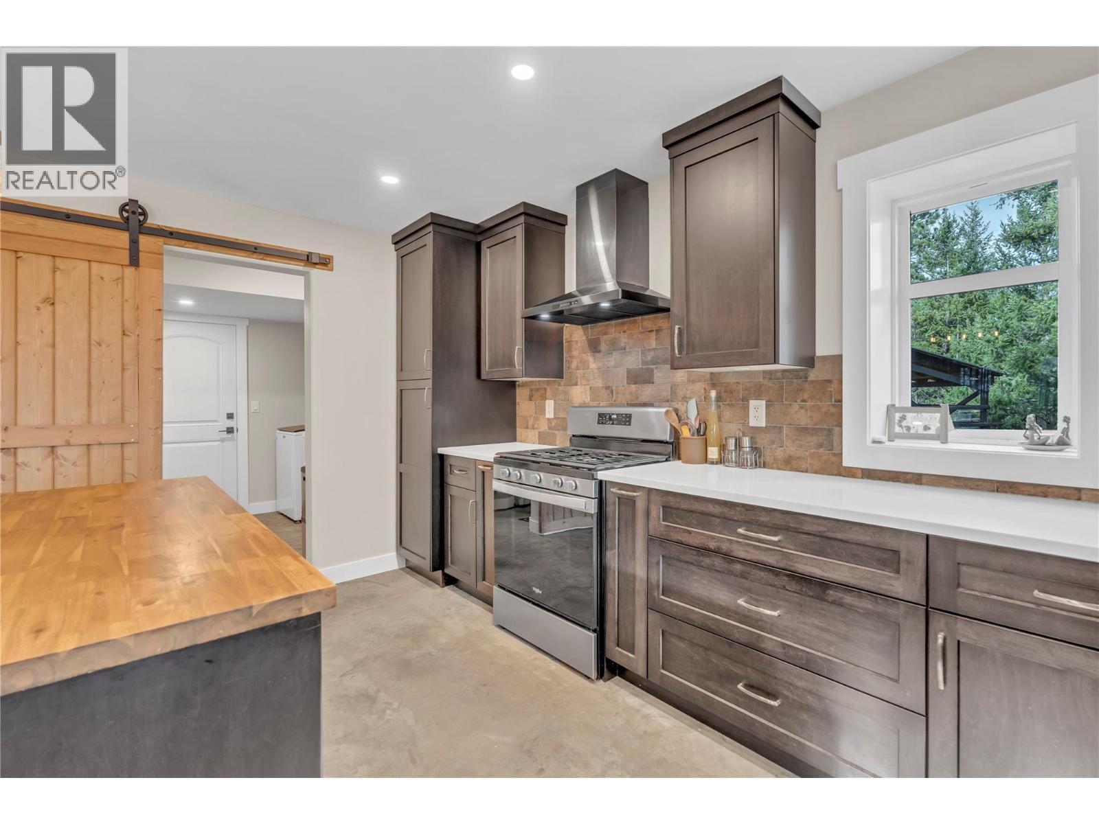 3-640 Hwy 3, Princeton, BC - Indoor Photo Showing Kitchen