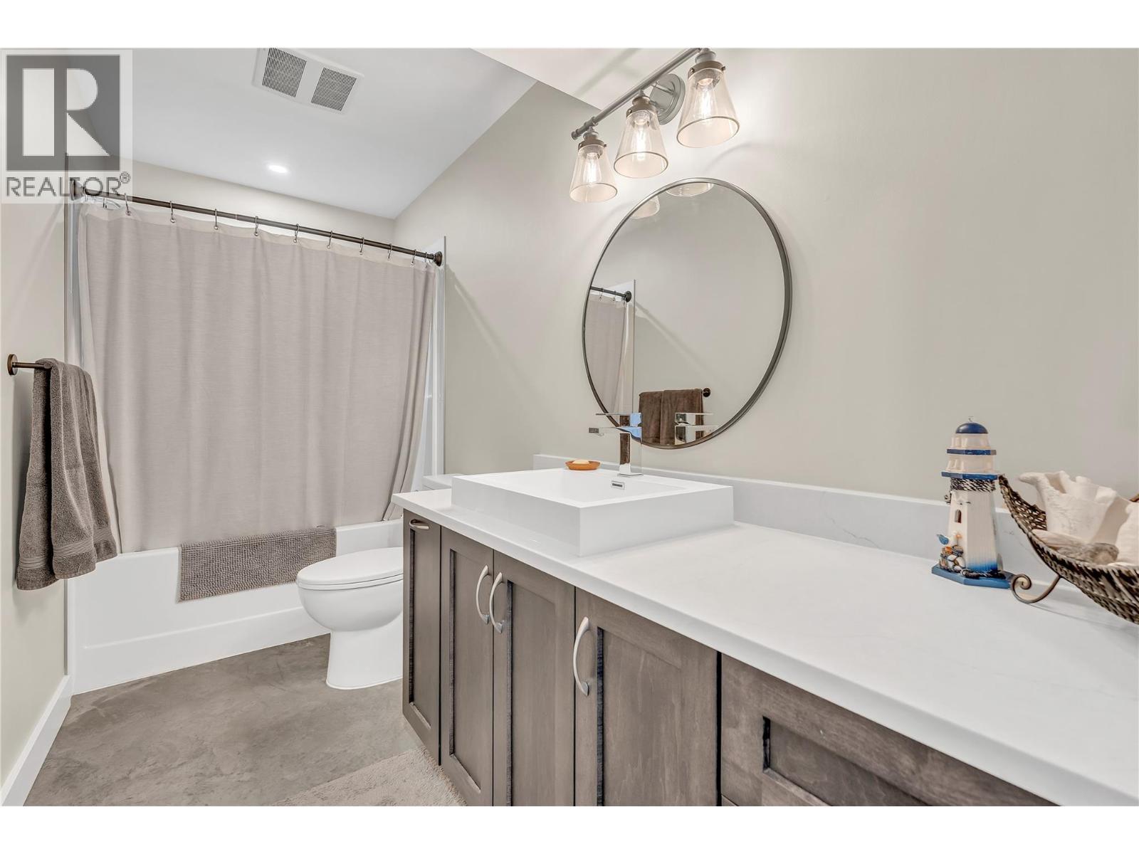 3-640 Hwy 3, Princeton, BC - Indoor Photo Showing Bathroom