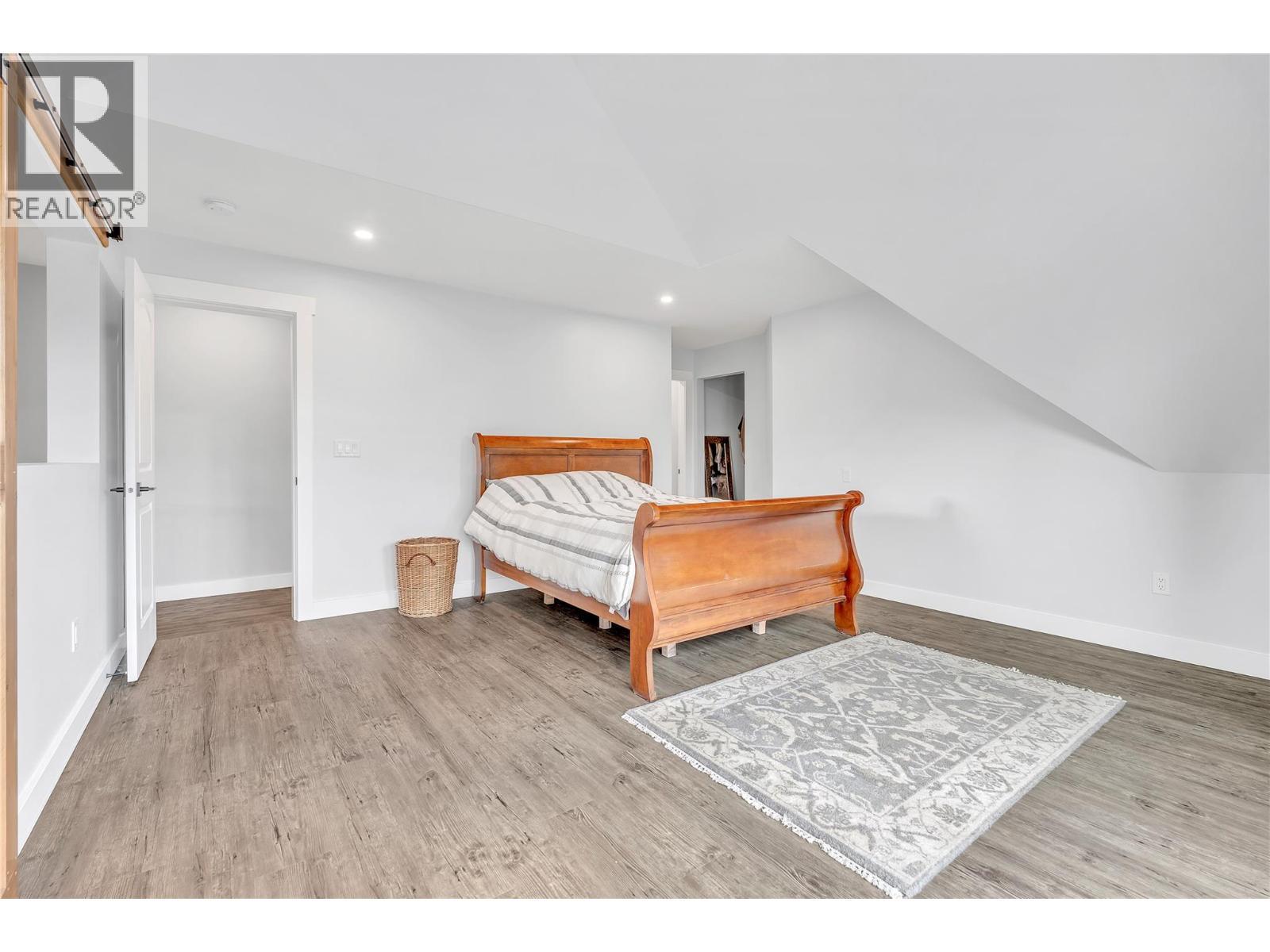 3-640 Hwy 3, Princeton, BC - Indoor