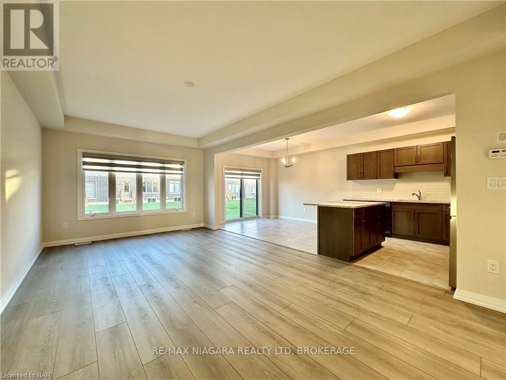 47 Saffron Way, Pelham (Fonthill), ON - Indoor Photo Showing Kitchen