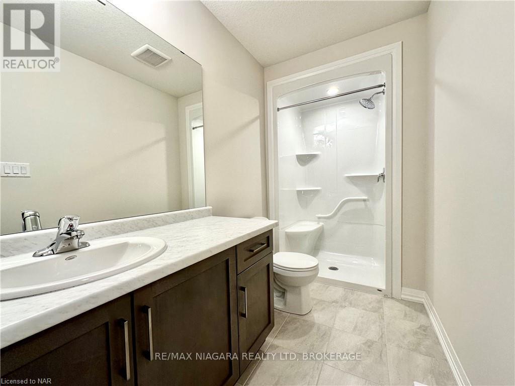 47 Saffron Way, Pelham (Fonthill), ON - Indoor Photo Showing Bathroom