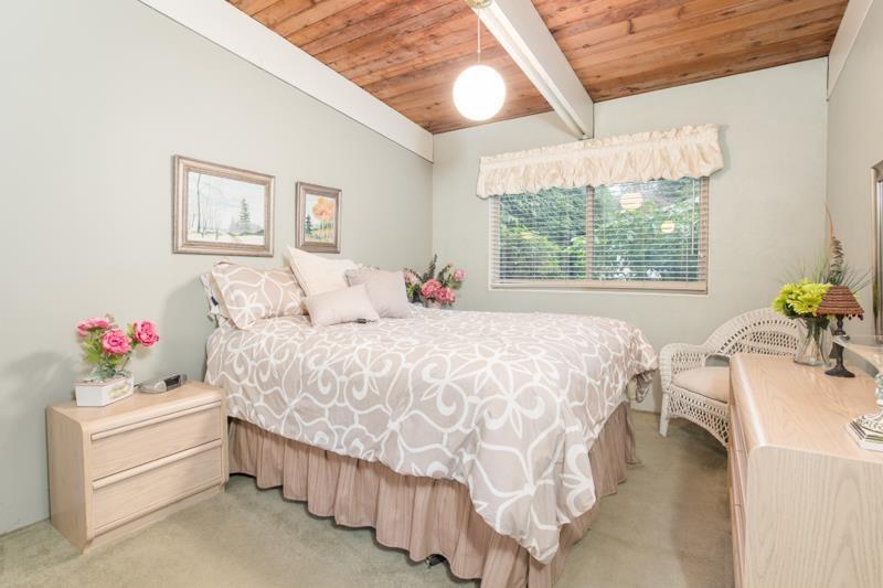 1957 127A Street, Surrey, BC - Indoor Photo Showing Bedroom