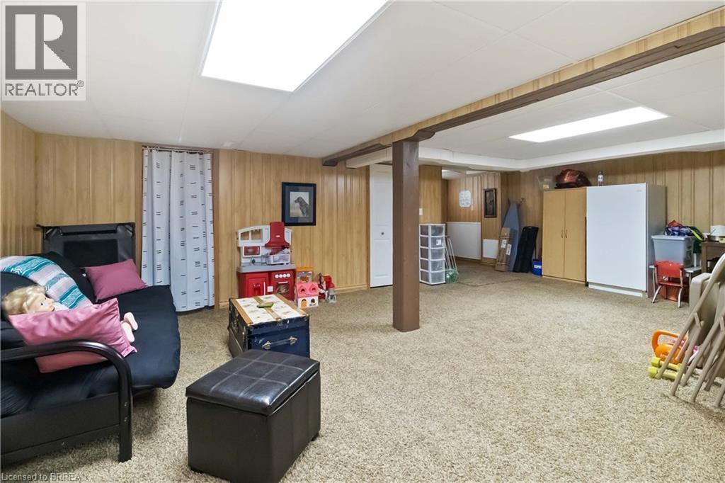 19 Baldwin Avenue, Brantford, ON - Indoor