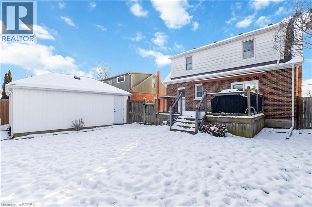 19 Baldwin Avenue, Brantford, ON - Outdoor