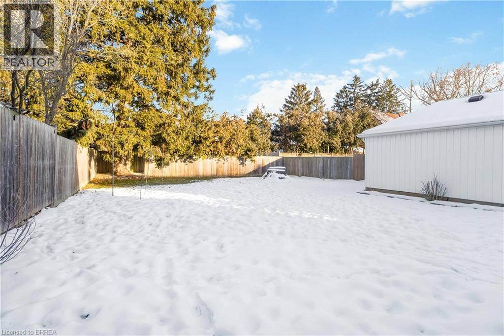 19 Baldwin Avenue, Brantford, ON - Outdoor