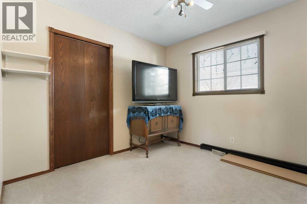 18 Greenview Crescent, Strathmore, AB - Indoor