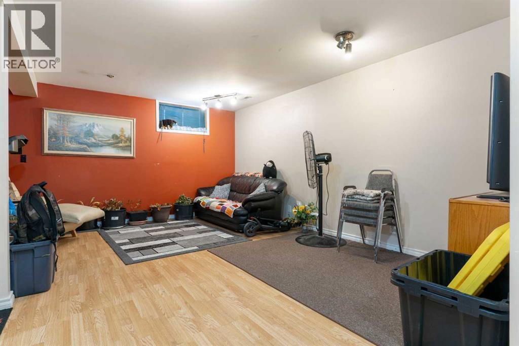 18 Greenview Crescent, Strathmore, AB - Indoor