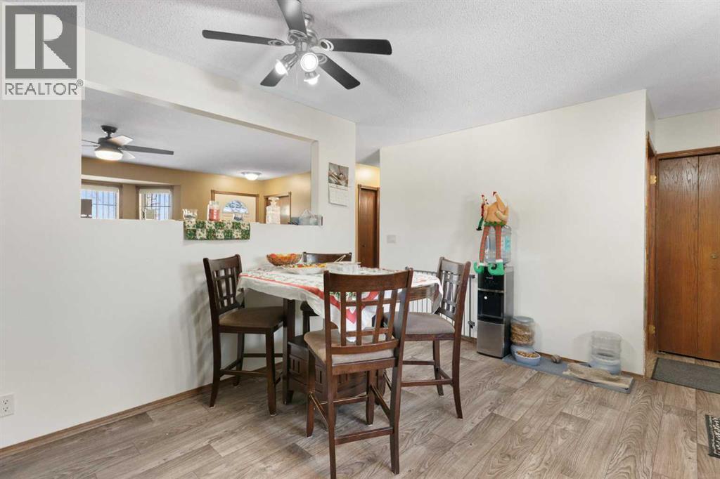 18 Greenview Crescent, Strathmore, AB - Indoor Photo Showing Dining Room