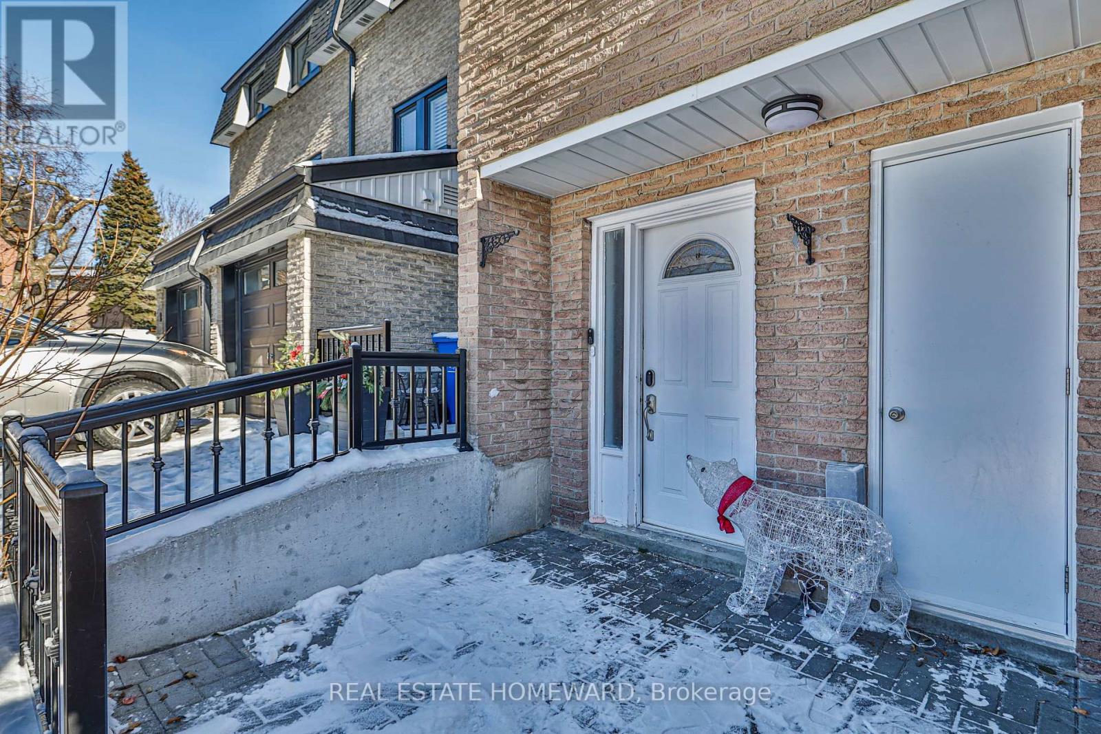 4 Poplar Crescent, Aurora, ON - Outdoor