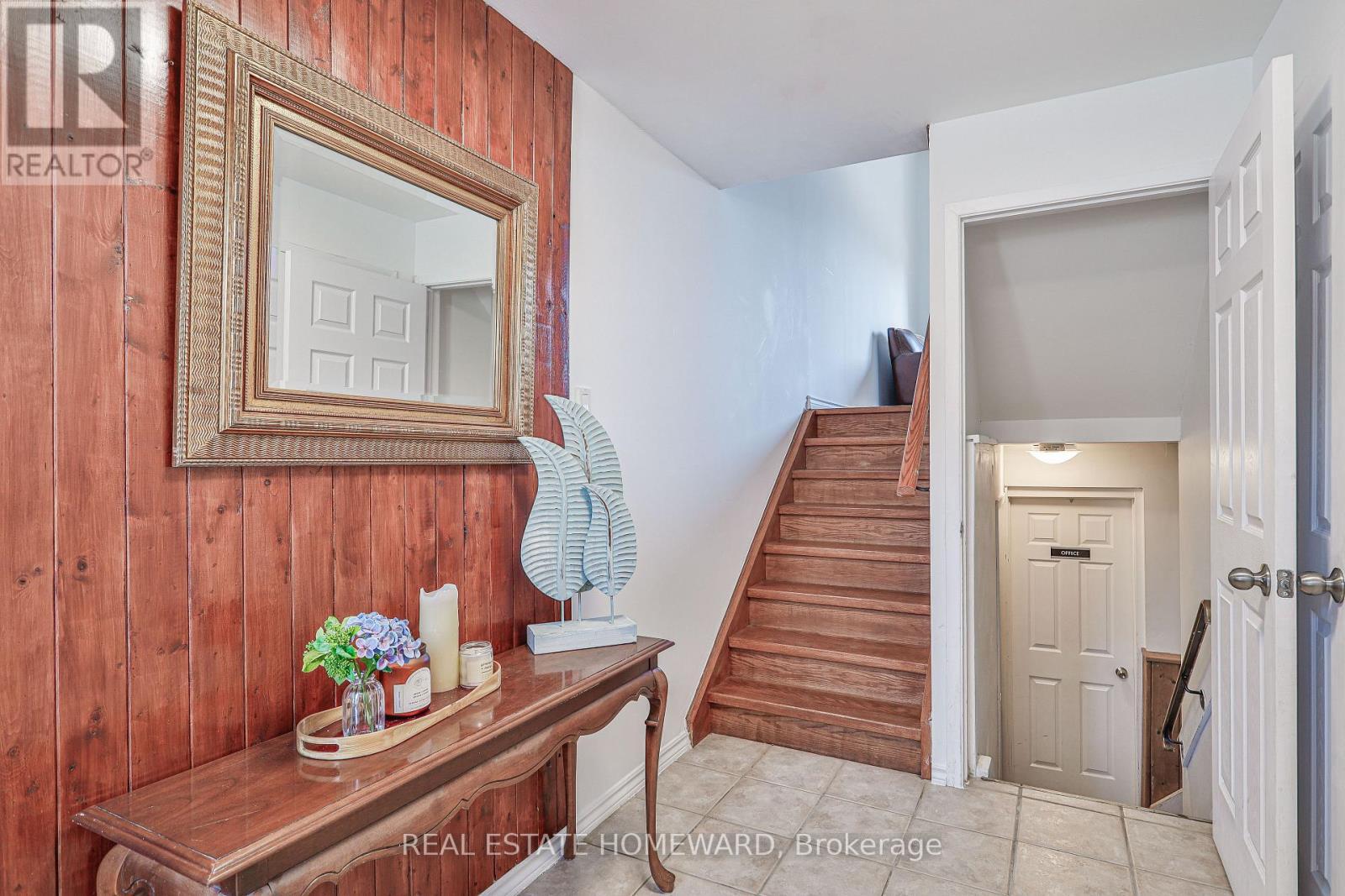 4 Poplar Crescent, Aurora, ON - Indoor Photo Showing Other Room