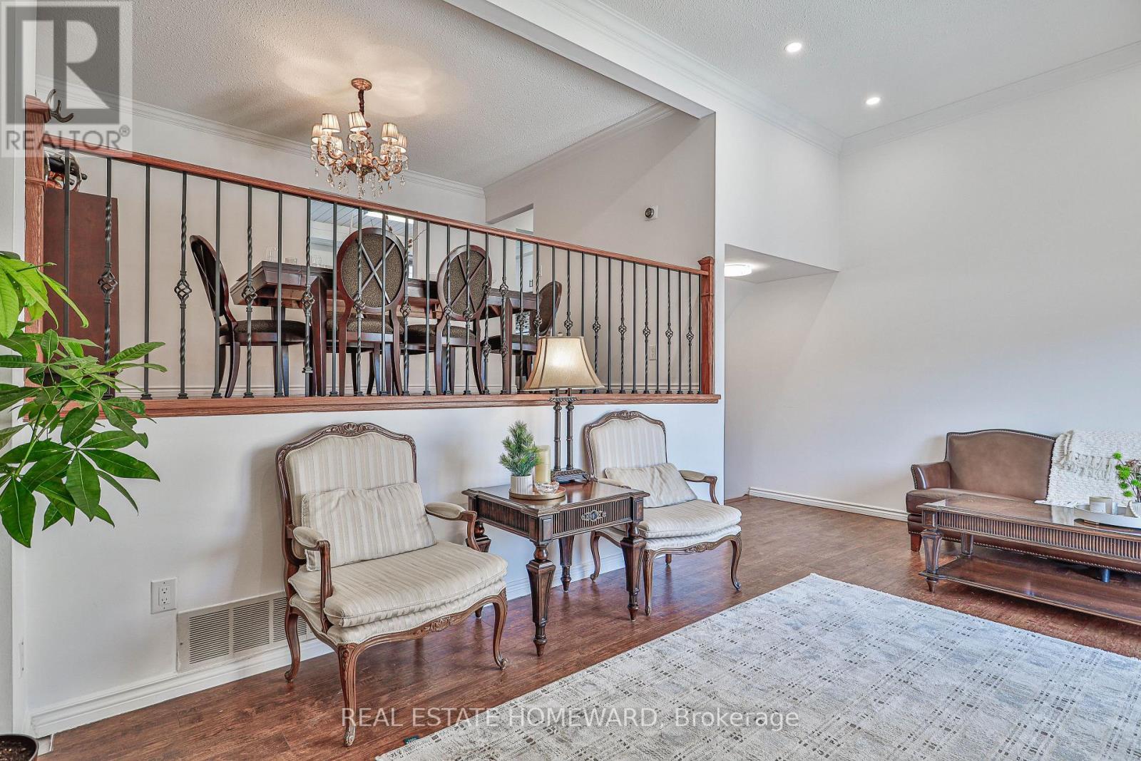 4 Poplar Crescent, Aurora, ON - Indoor Photo Showing Other Room