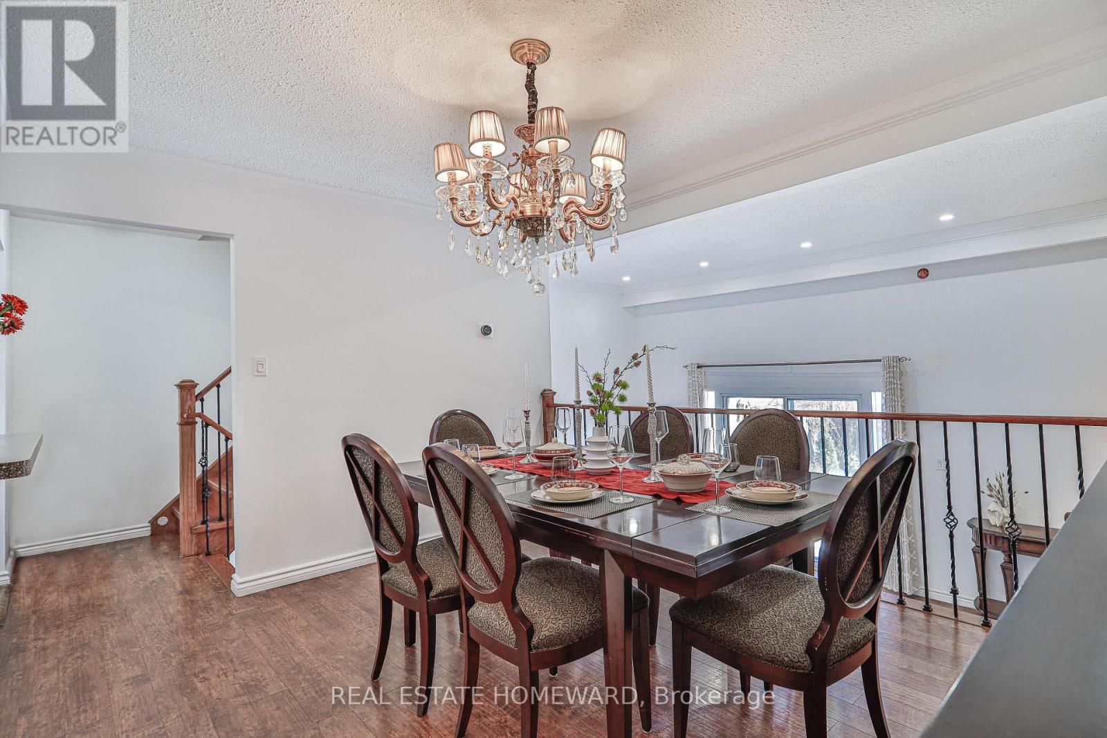 4 Poplar Crescent, Aurora, ON - Indoor Photo Showing Dining Room