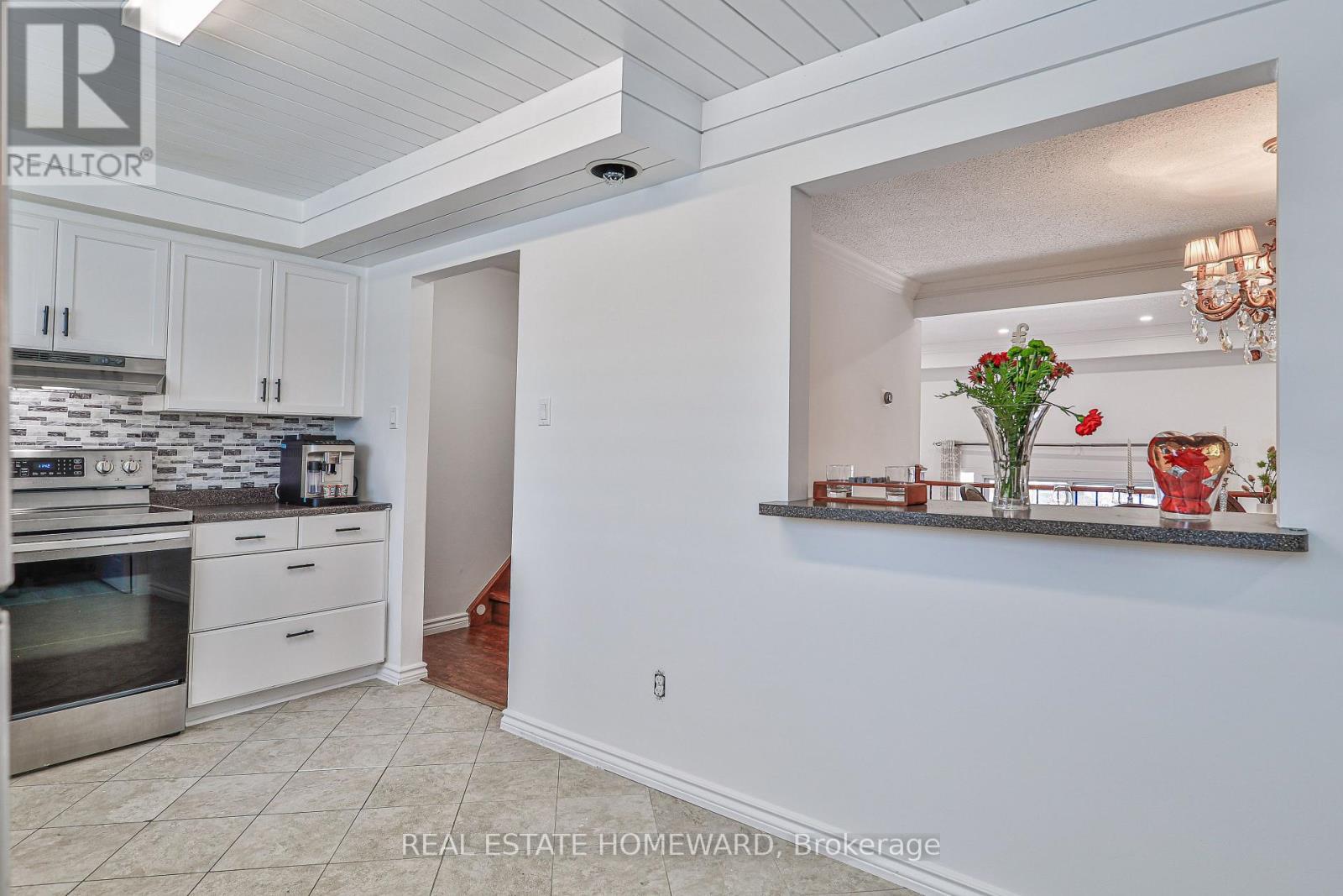 4 Poplar Crescent, Aurora, ON - Indoor