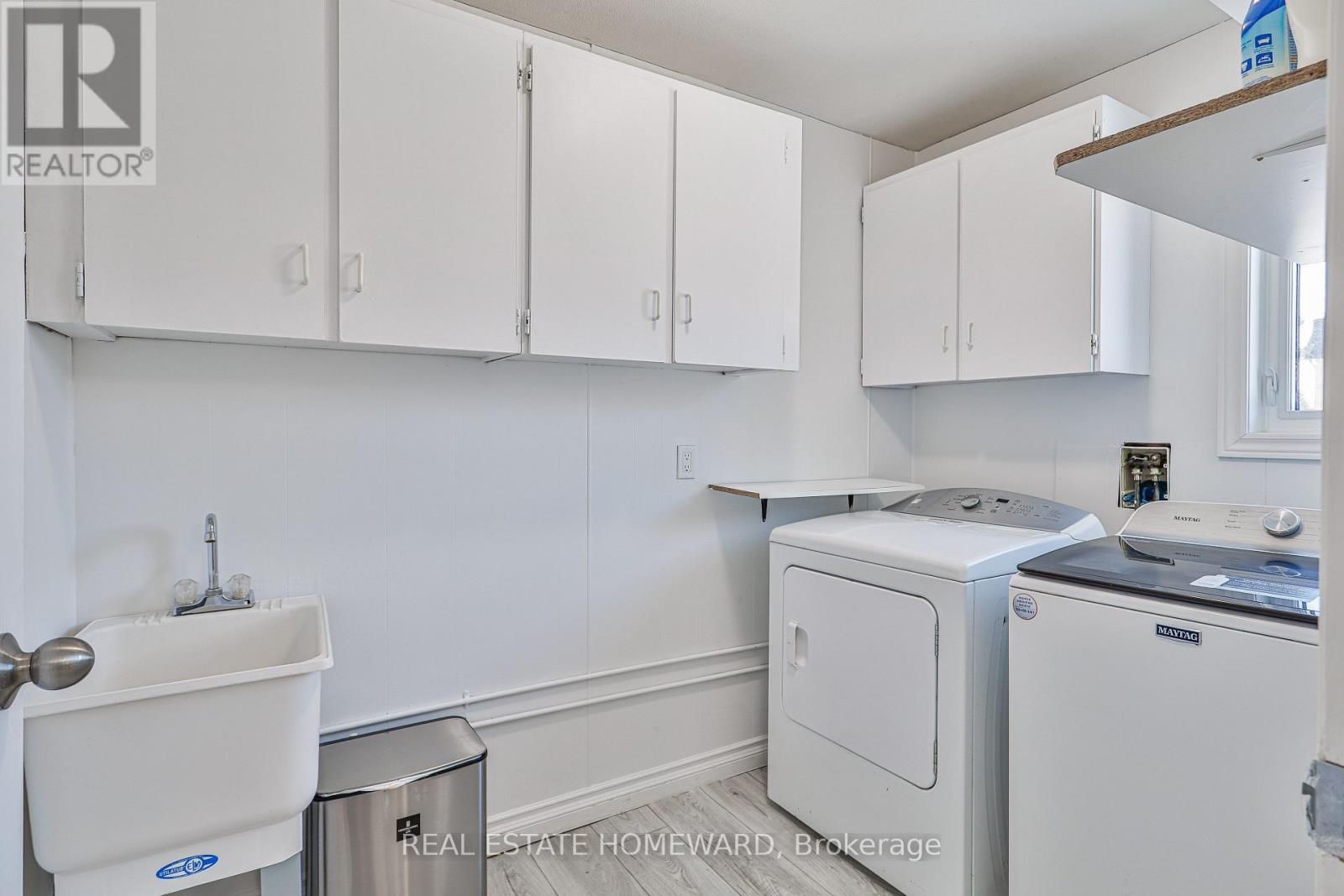 4 Poplar Crescent, Aurora, ON - Indoor Photo Showing Laundry Room