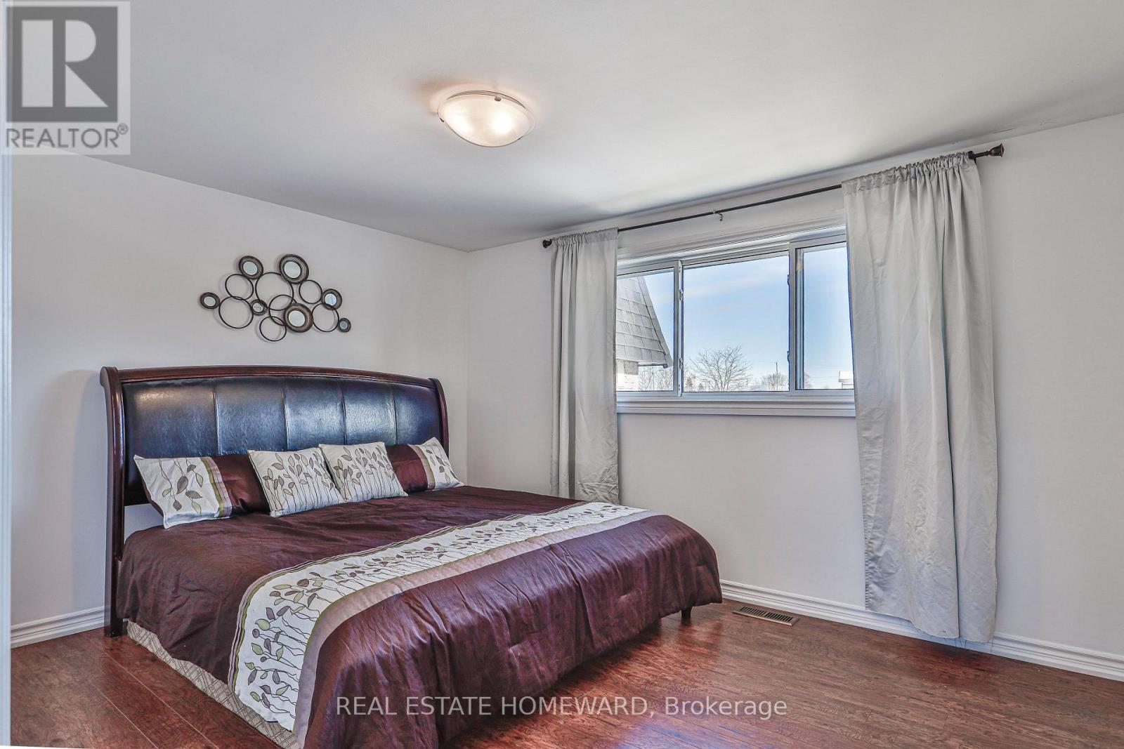 4 Poplar Crescent, Aurora, ON - Indoor Photo Showing Bedroom