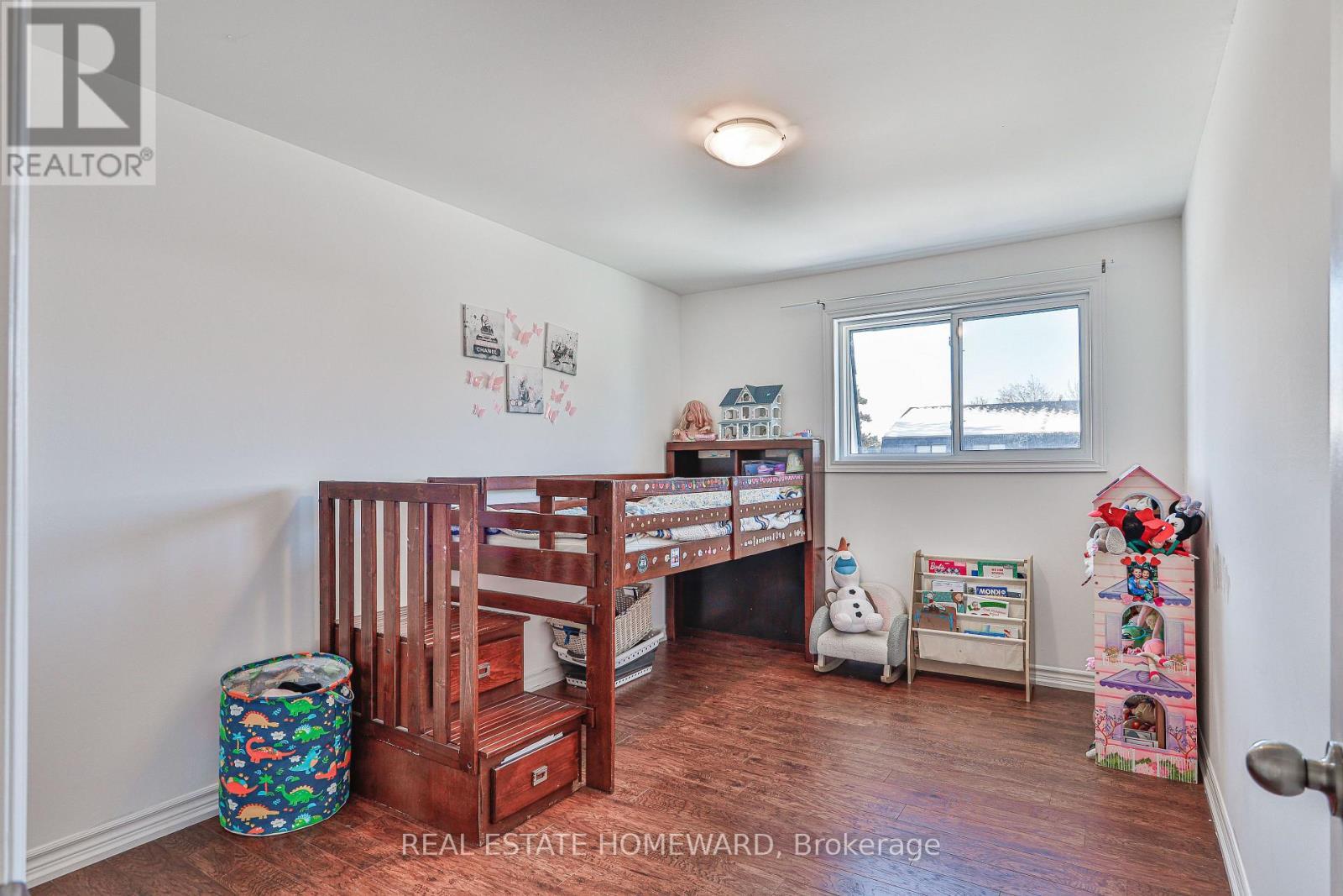 4 Poplar Crescent, Aurora, ON - Indoor