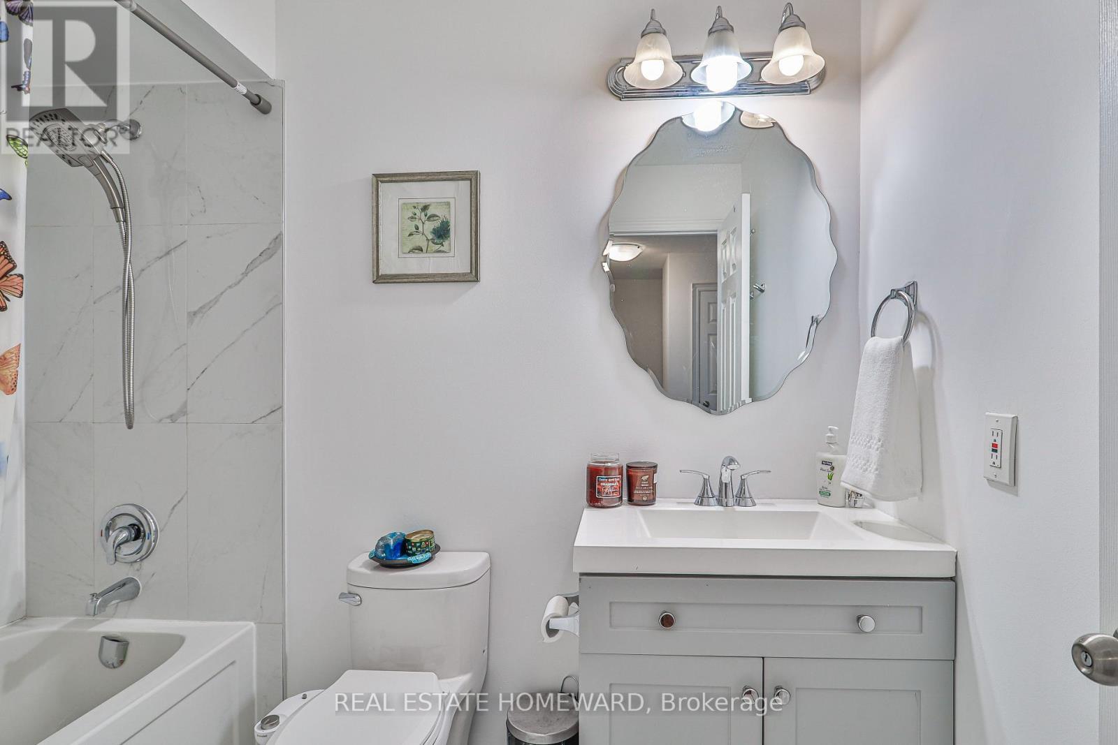 4 Poplar Crescent, Aurora, ON - Indoor Photo Showing Bathroom