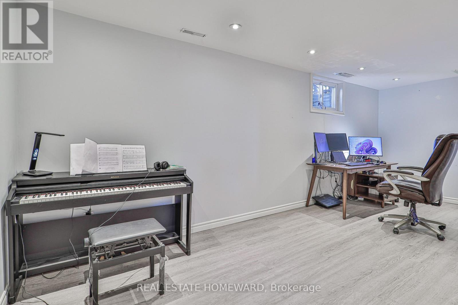 4 Poplar Crescent, Aurora, ON - Indoor Photo Showing Office