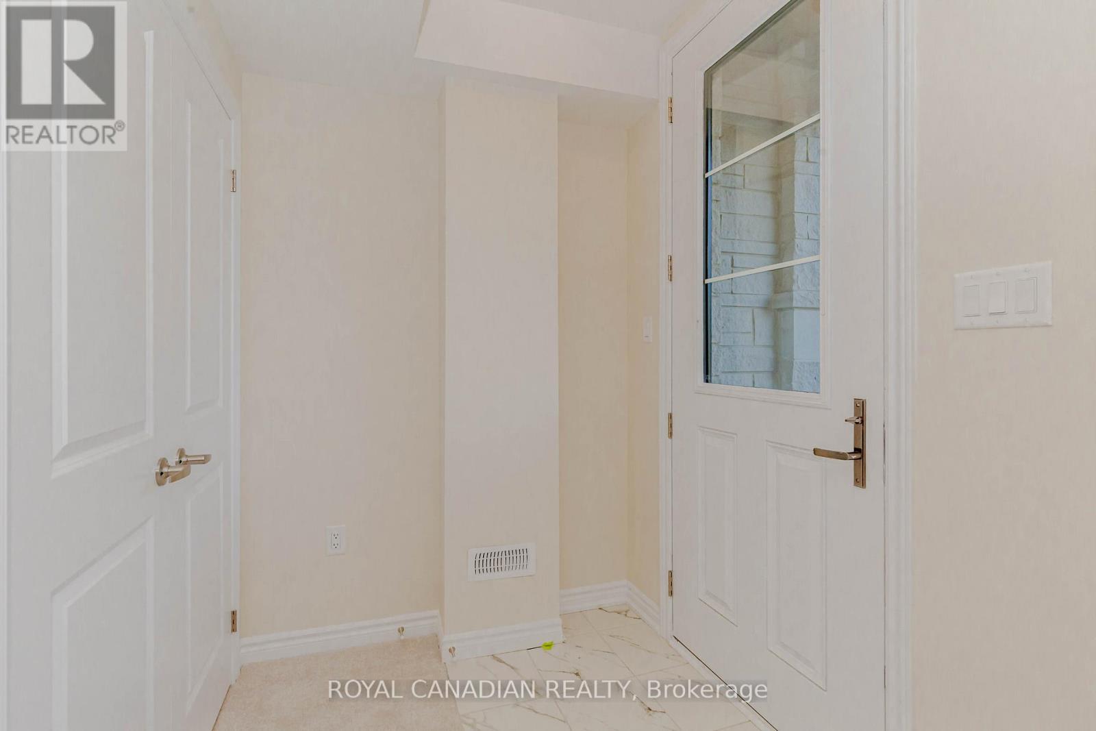 1453 National Common, Burlington, ON - Indoor Photo Showing Other Room