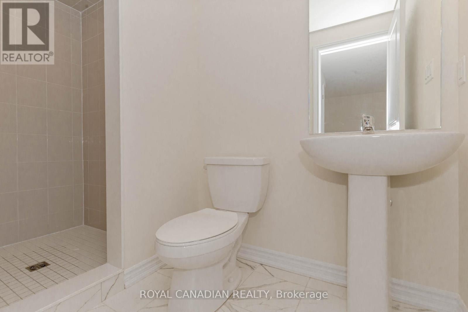 1453 National Common, Burlington, ON - Indoor Photo Showing Bathroom
