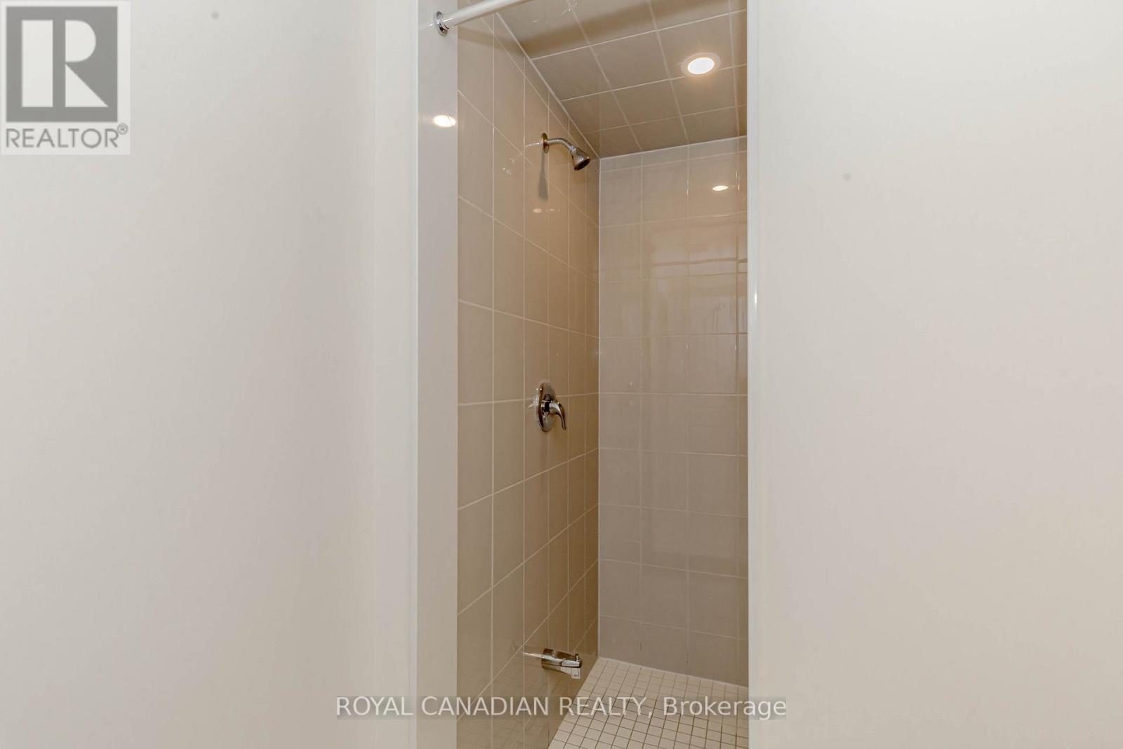 1453 National Common, Burlington, ON - Photo Showing Bathroom