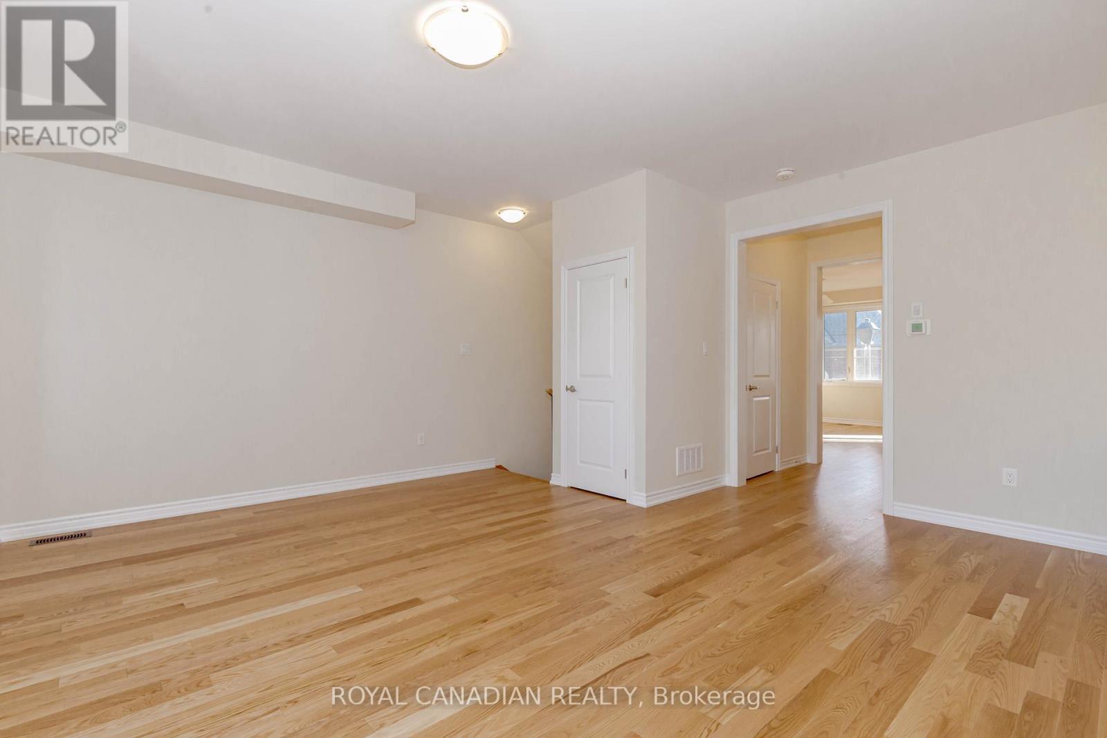 1453 National Common, Burlington, ON - Indoor Photo Showing Other Room