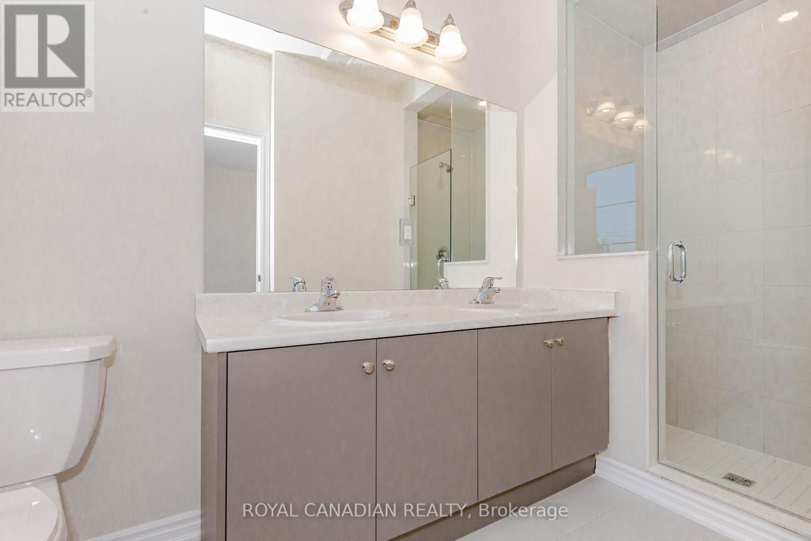 1453 National Common, Burlington, ON - Indoor Photo Showing Bathroom