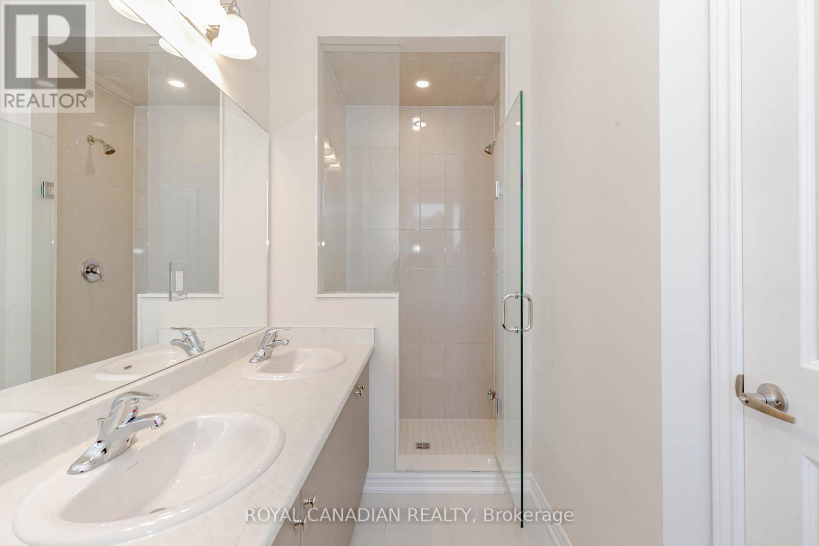1453 National Common, Burlington, ON - Indoor Photo Showing Bathroom
