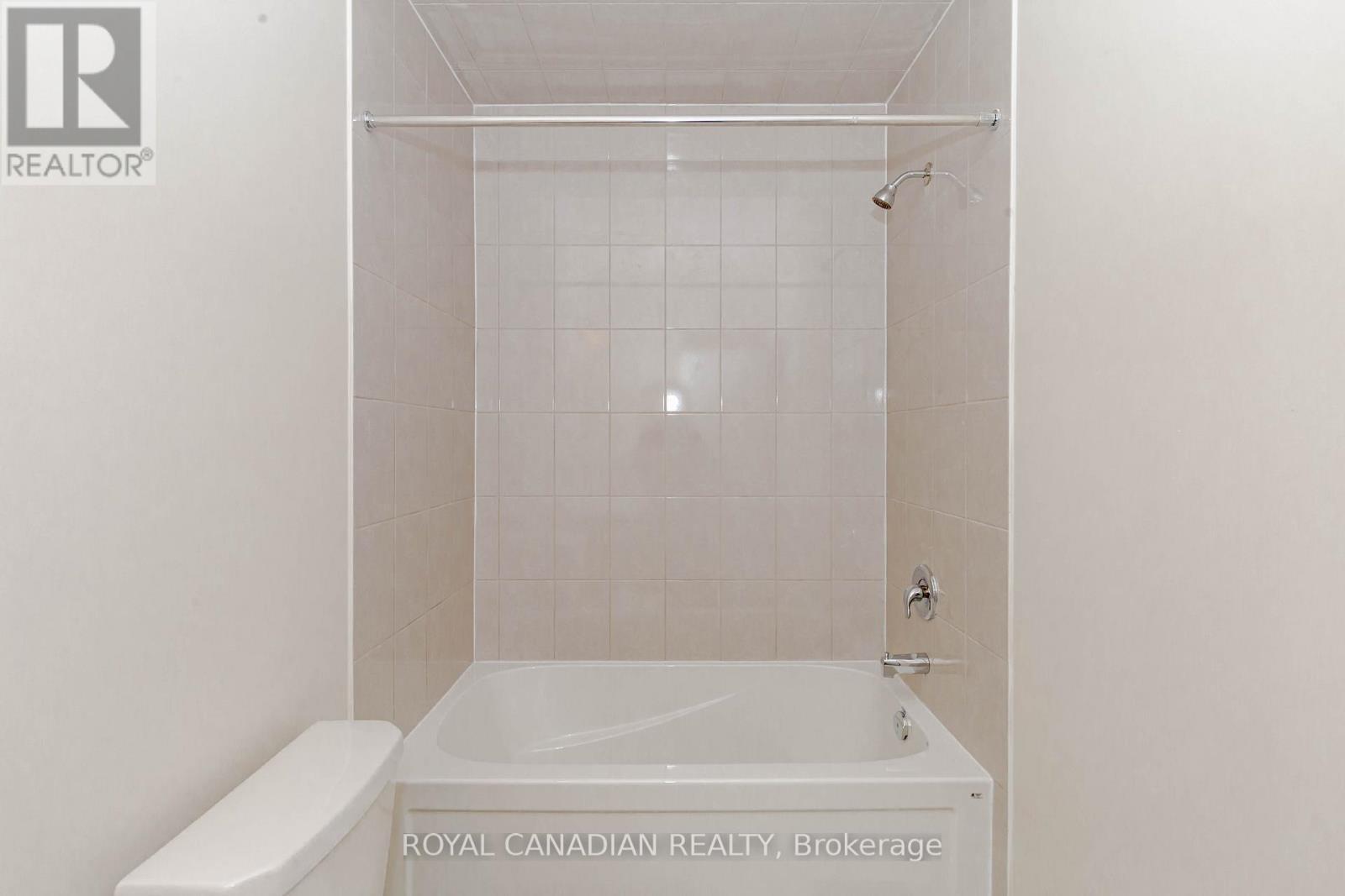 1453 National Common, Burlington, ON - Indoor Photo Showing Bathroom