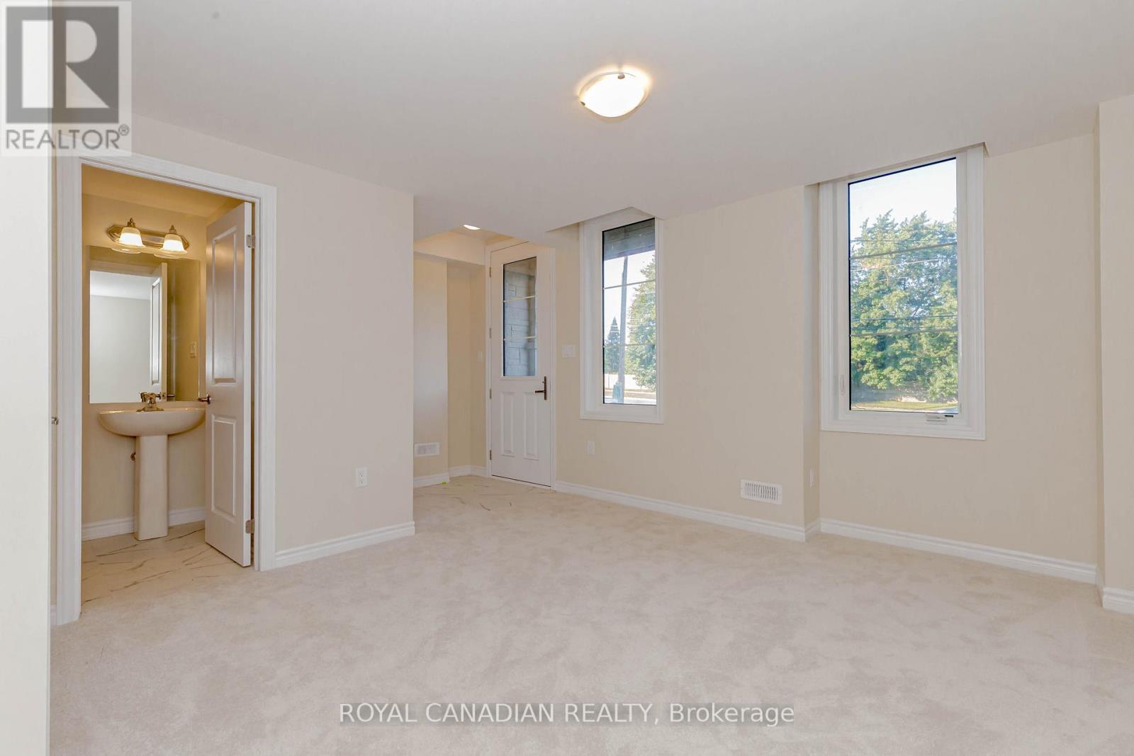 1453 National Common, Burlington, ON - Indoor Photo Showing Other Room