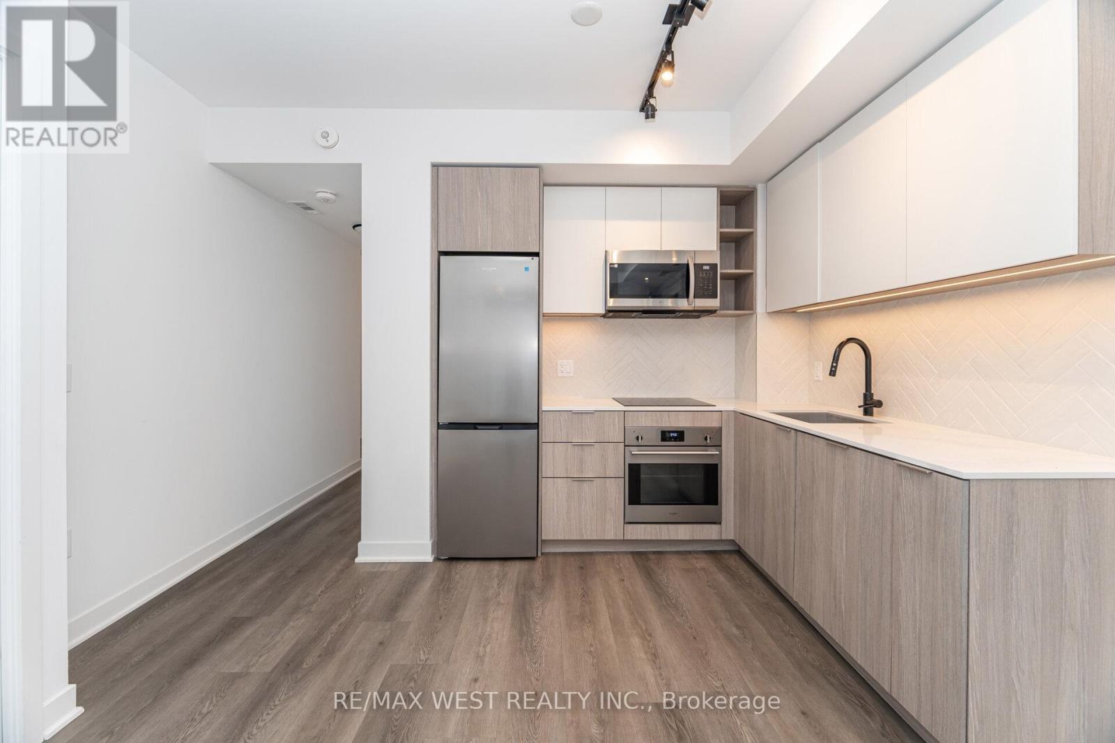 2304 - 36 Zorra Street, Toronto, ON - Indoor Photo Showing Kitchen
