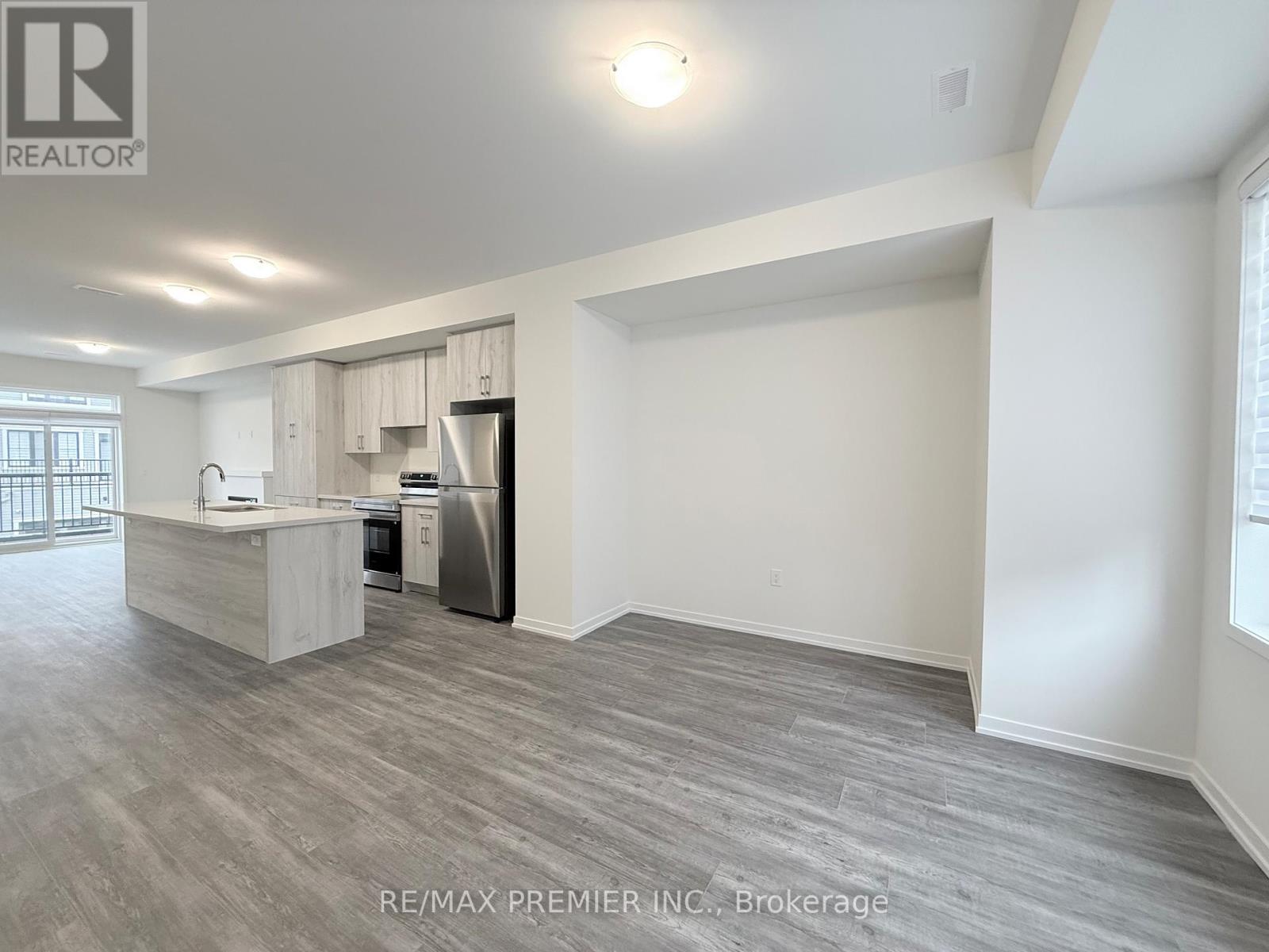 12 Kingbird Common, Cambridge, ON - Indoor Photo Showing Kitchen