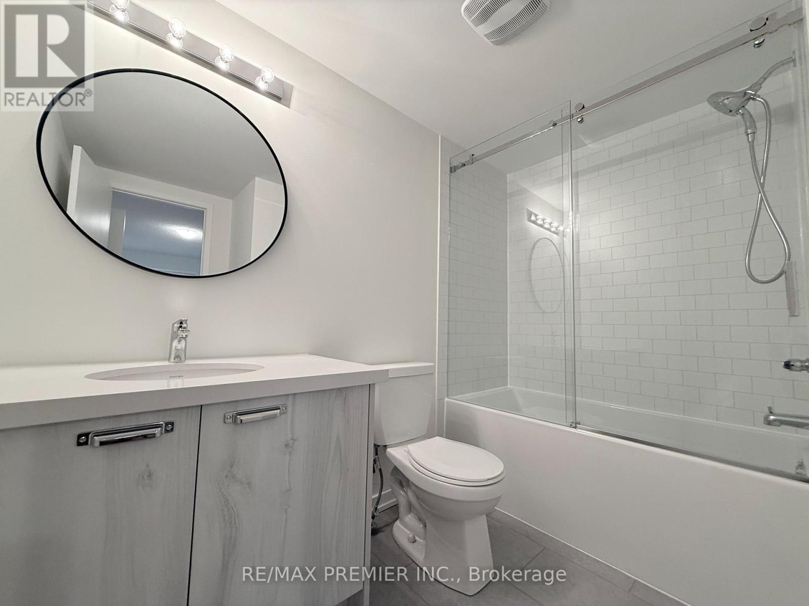 12 Kingbird Common, Cambridge, ON - Indoor Photo Showing Bathroom
