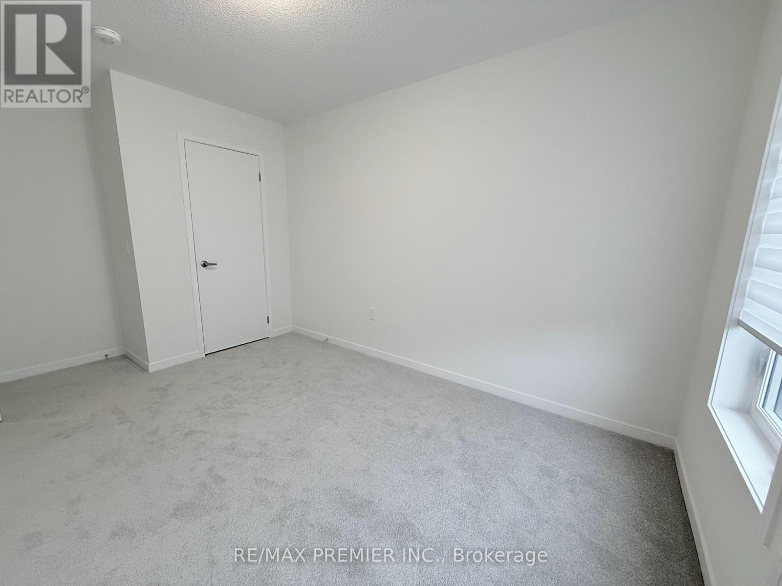 12 Kingbird Common, Cambridge, ON - Indoor Photo Showing Other Room