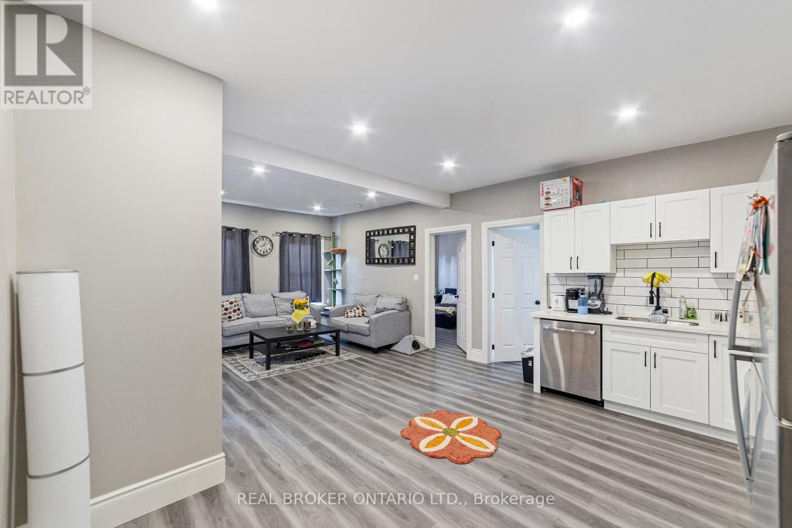 208 Mary Street, Hamilton, ON