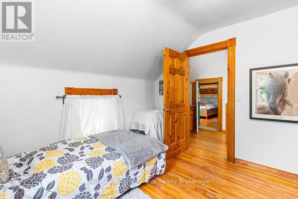 795099 East Back Line, Grey Highlands, ON - Indoor Photo Showing Bedroom