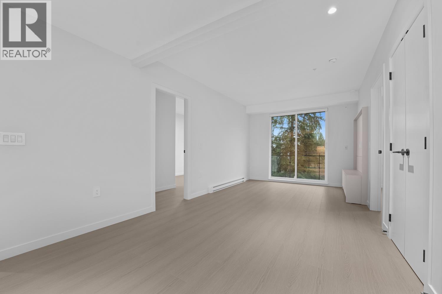 40X 125 Albert Street, Port Moody, BC - Indoor Photo Showing Other Room