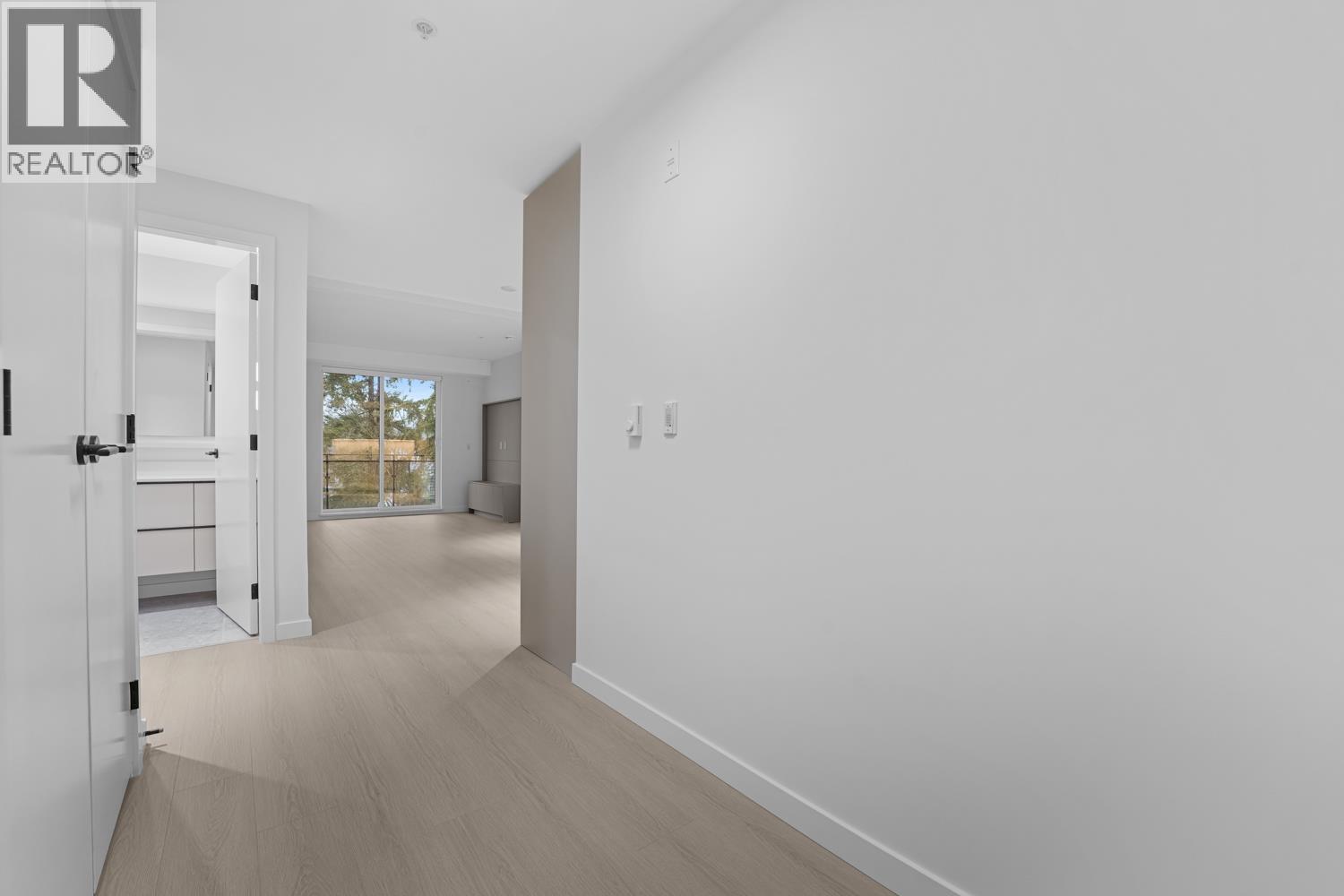 40X 125 Albert Street, Port Moody, BC - Indoor Photo Showing Other Room