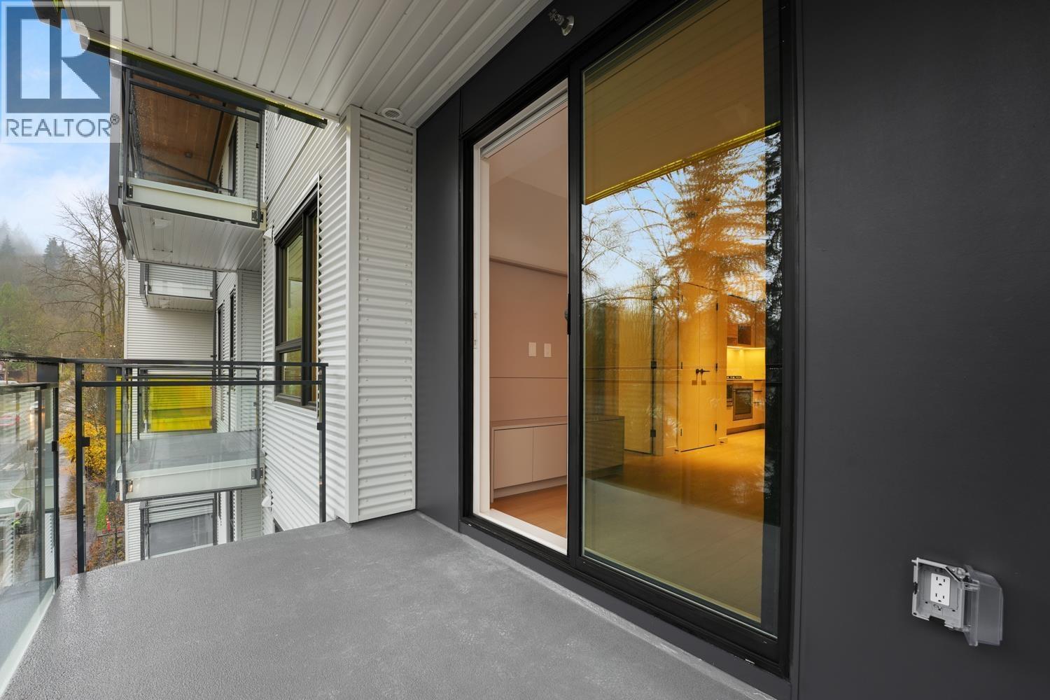 40X 125 Albert Street, Port Moody, BC - Outdoor With Balcony With Exterior