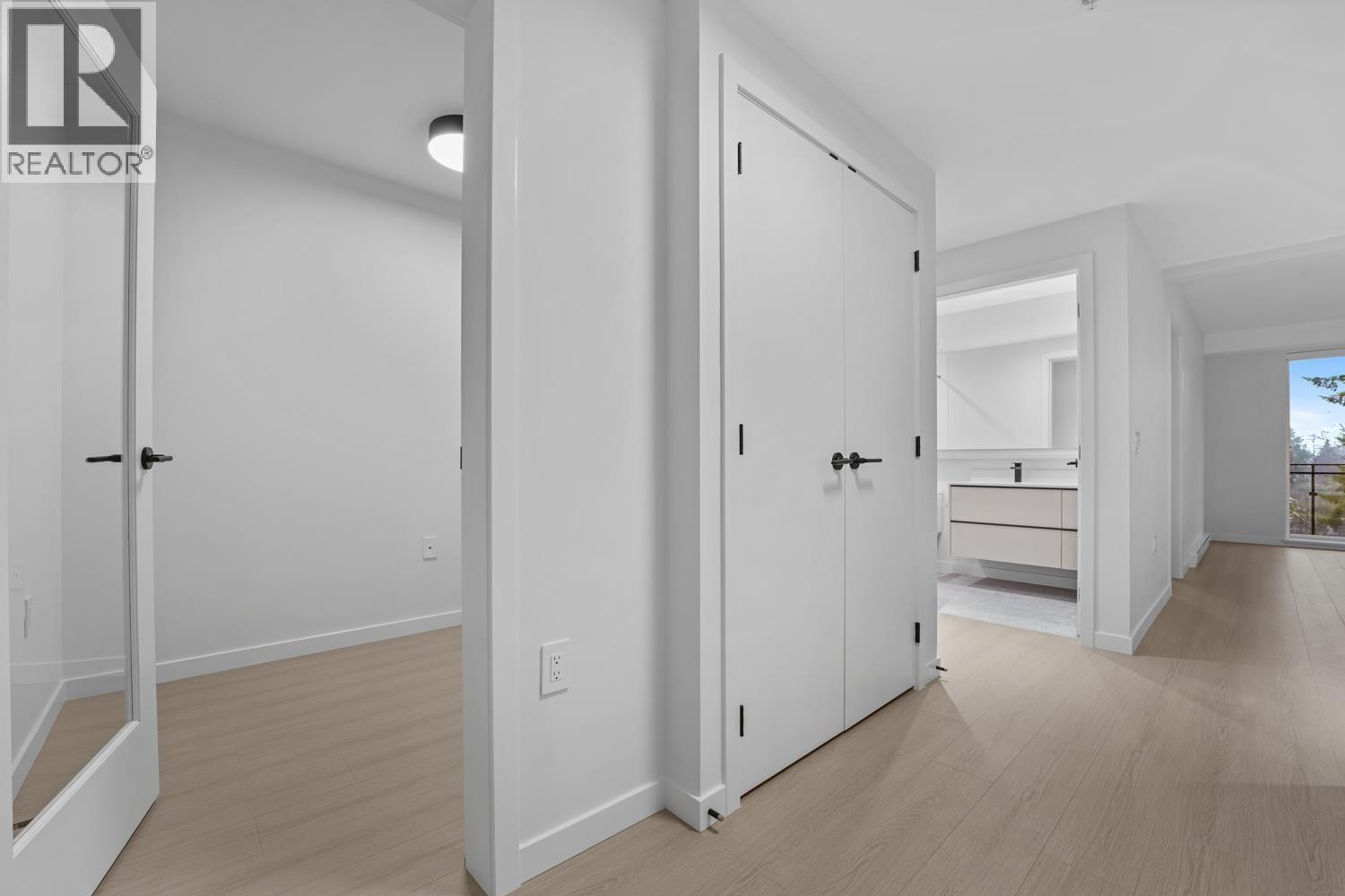 40X 125 Albert Street, Port Moody, BC - Indoor Photo Showing Other Room