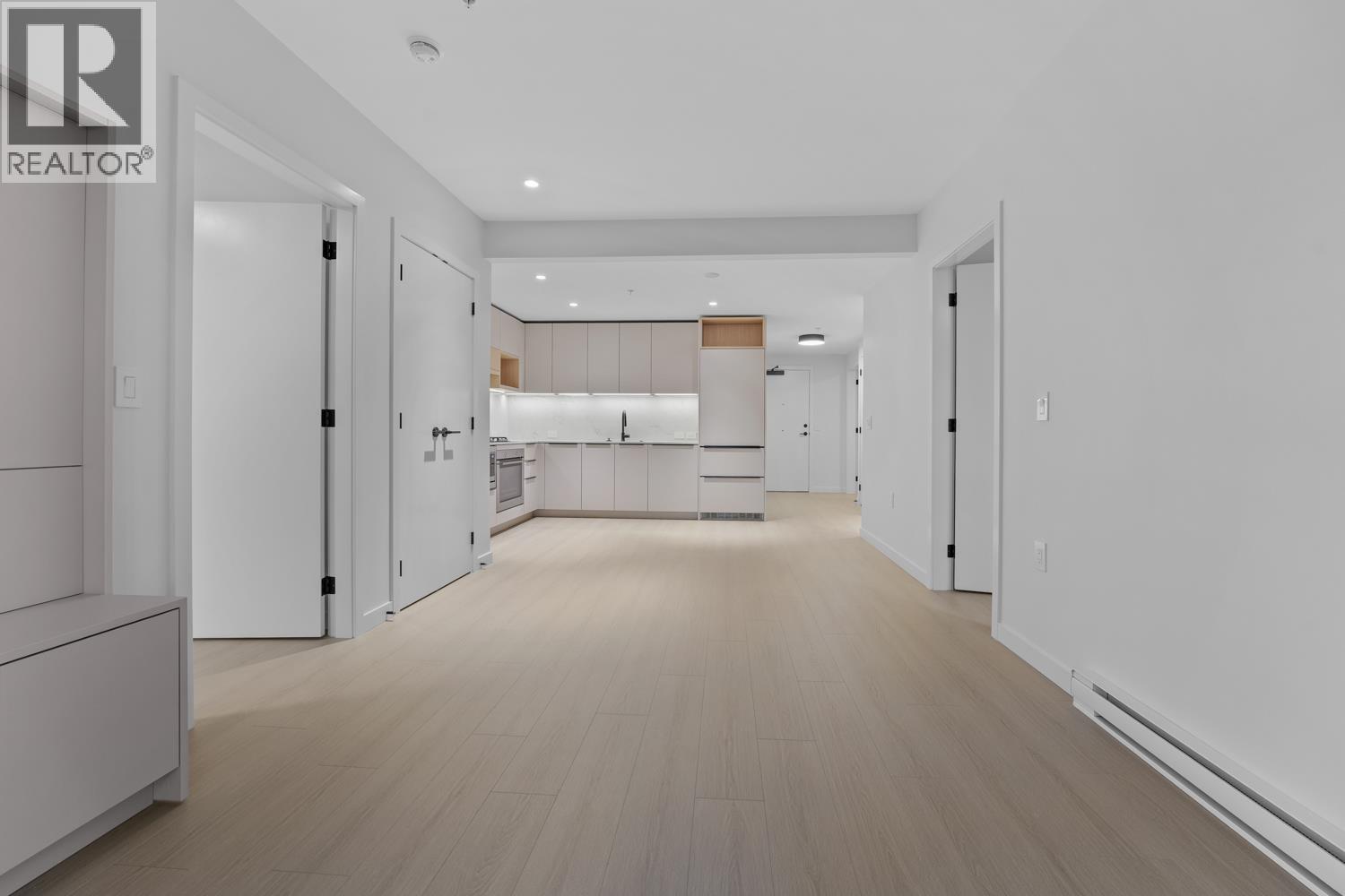 40X 125 Albert Street, Port Moody, BC - Indoor