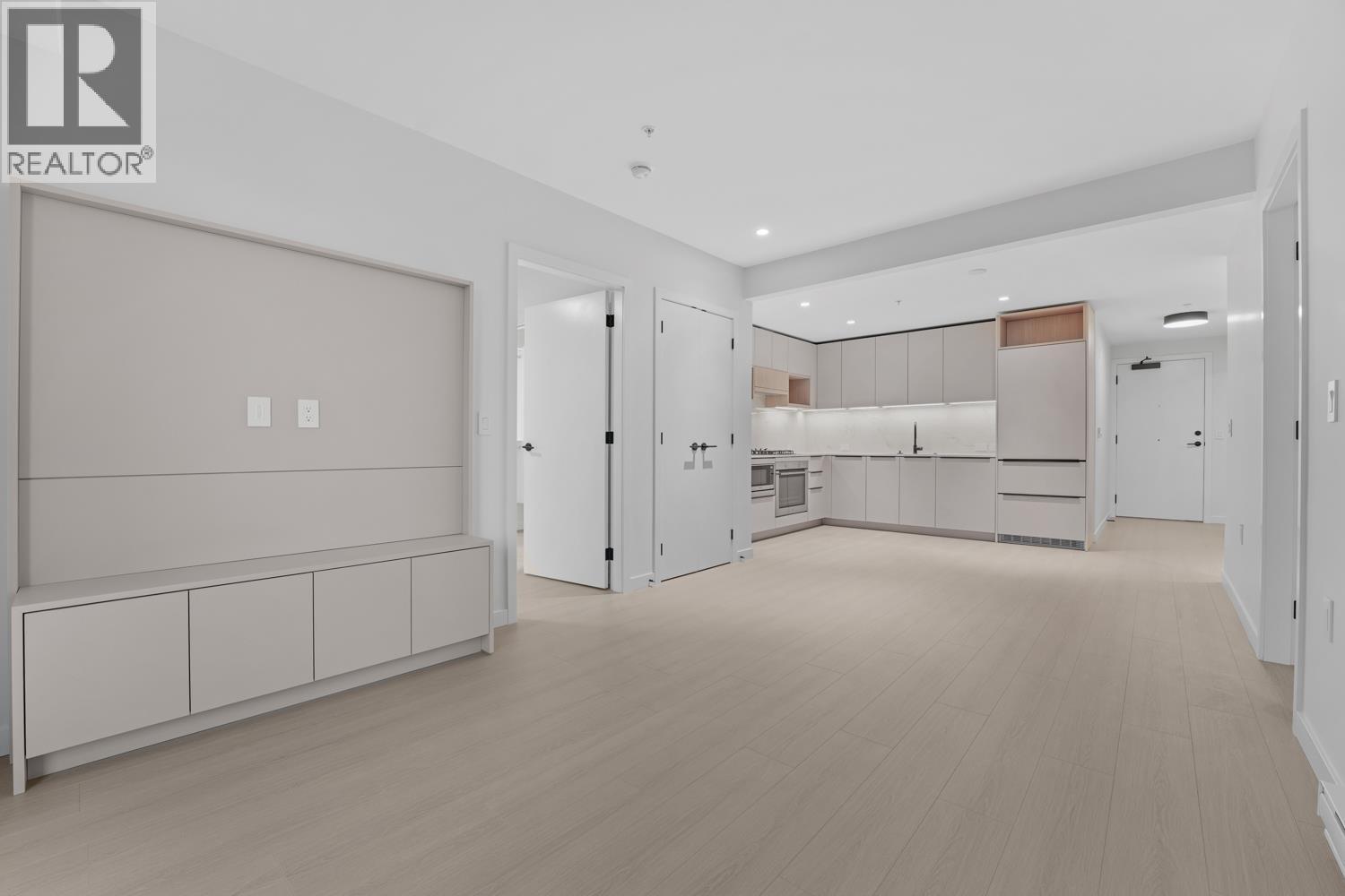 40X 125 Albert Street, Port Moody, BC - Indoor Photo Showing Other Room