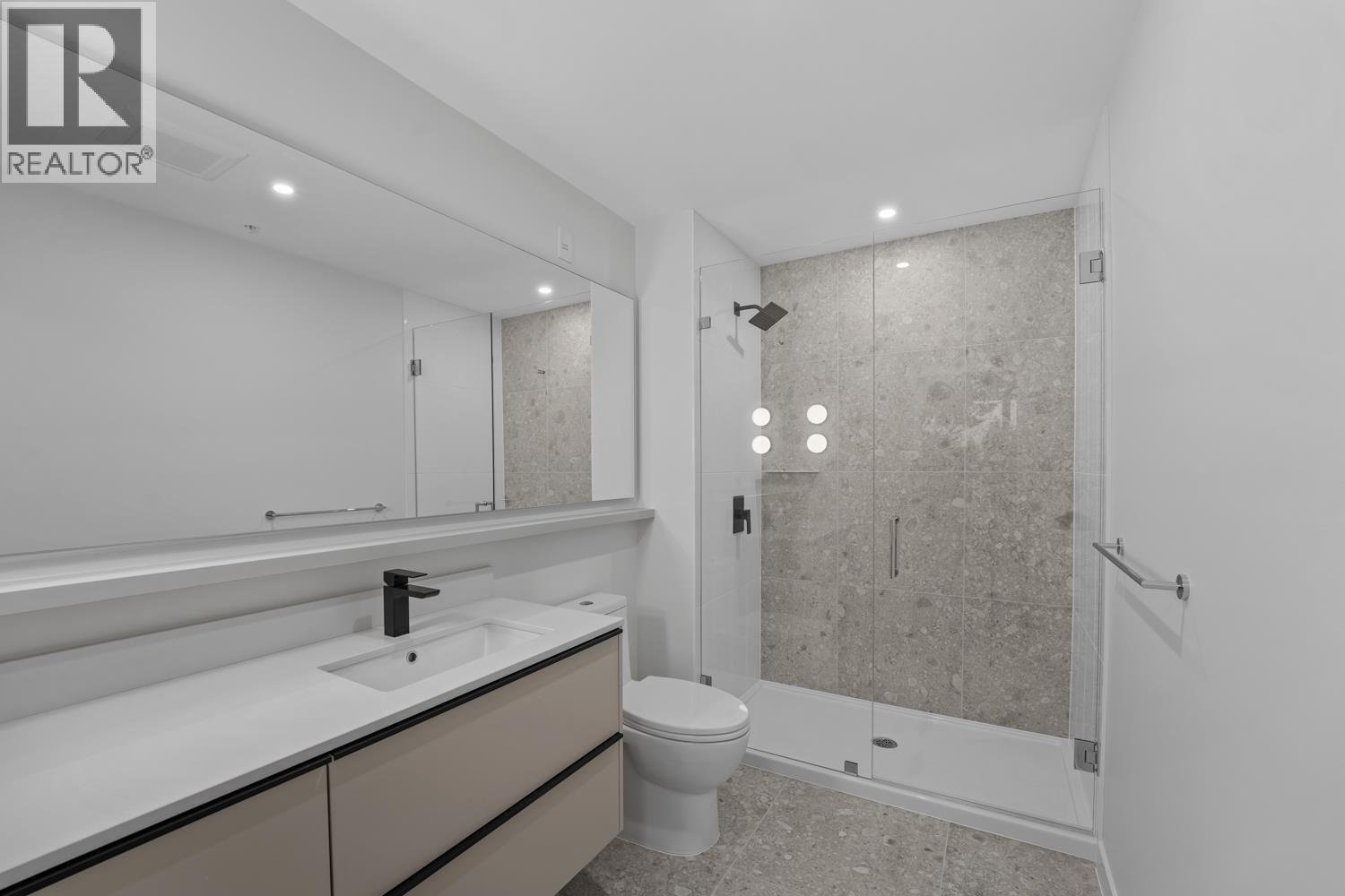 40X 125 Albert Street, Port Moody, BC - Indoor Photo Showing Bathroom
