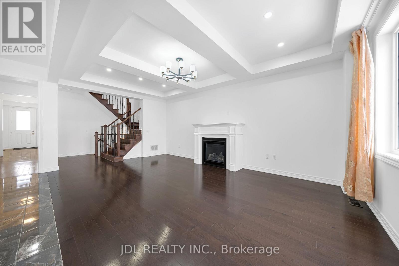 70 Forest Edge Crescent, East Gwillimbury, ON - Indoor