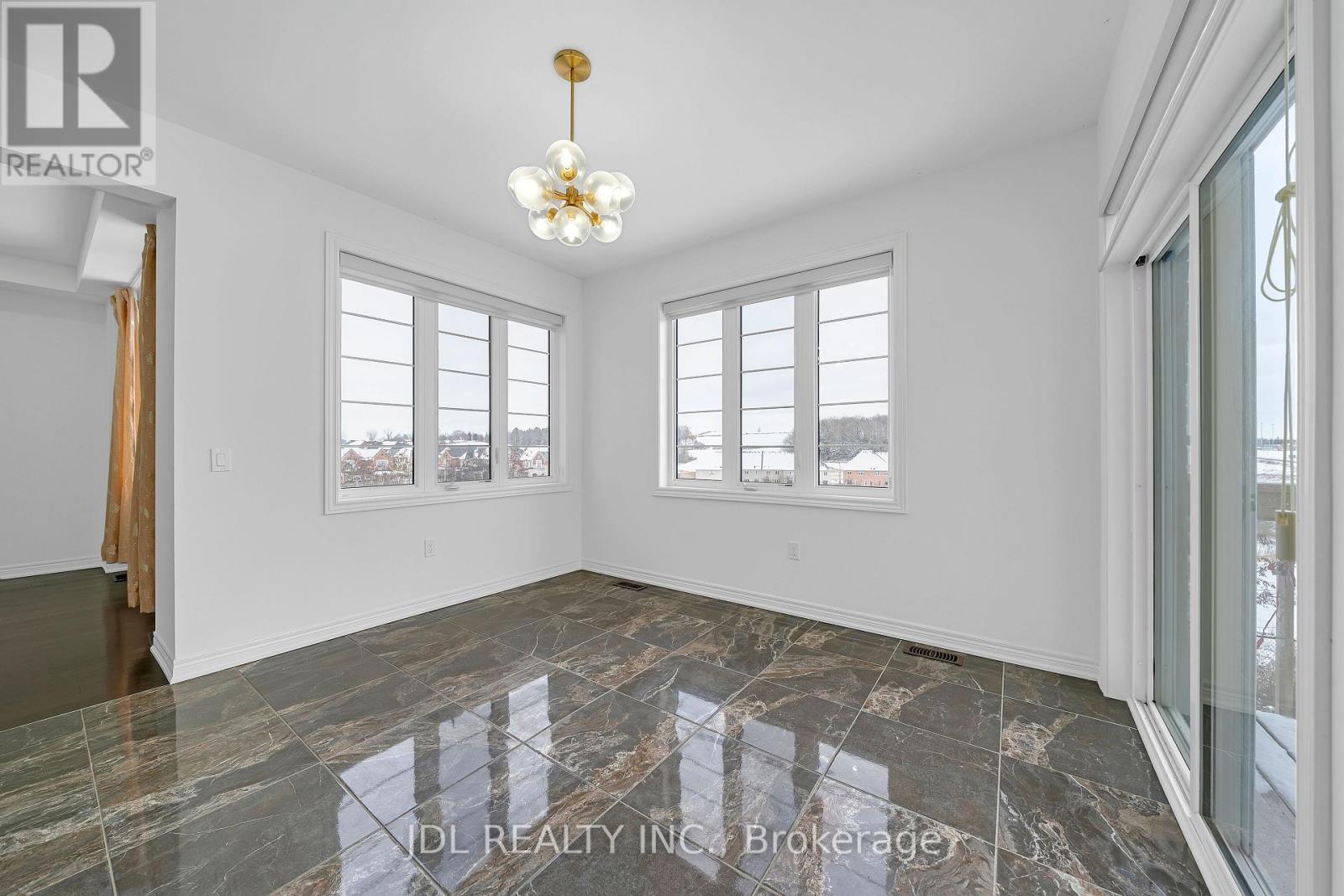 70 Forest Edge Crescent, East Gwillimbury, ON - Indoor Photo Showing Other Room