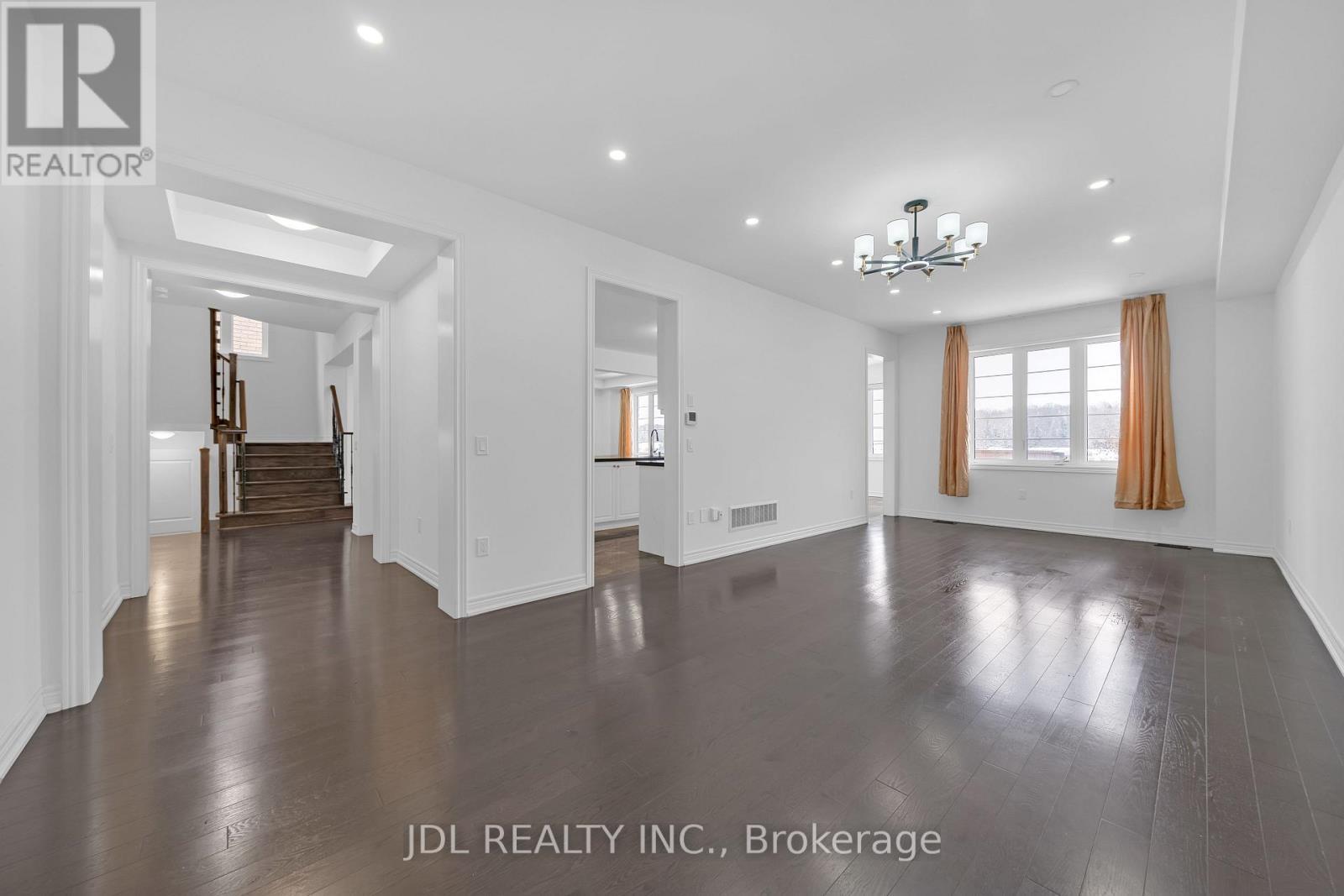 70 Forest Edge Crescent, East Gwillimbury, ON - Indoor Photo Showing Other Room