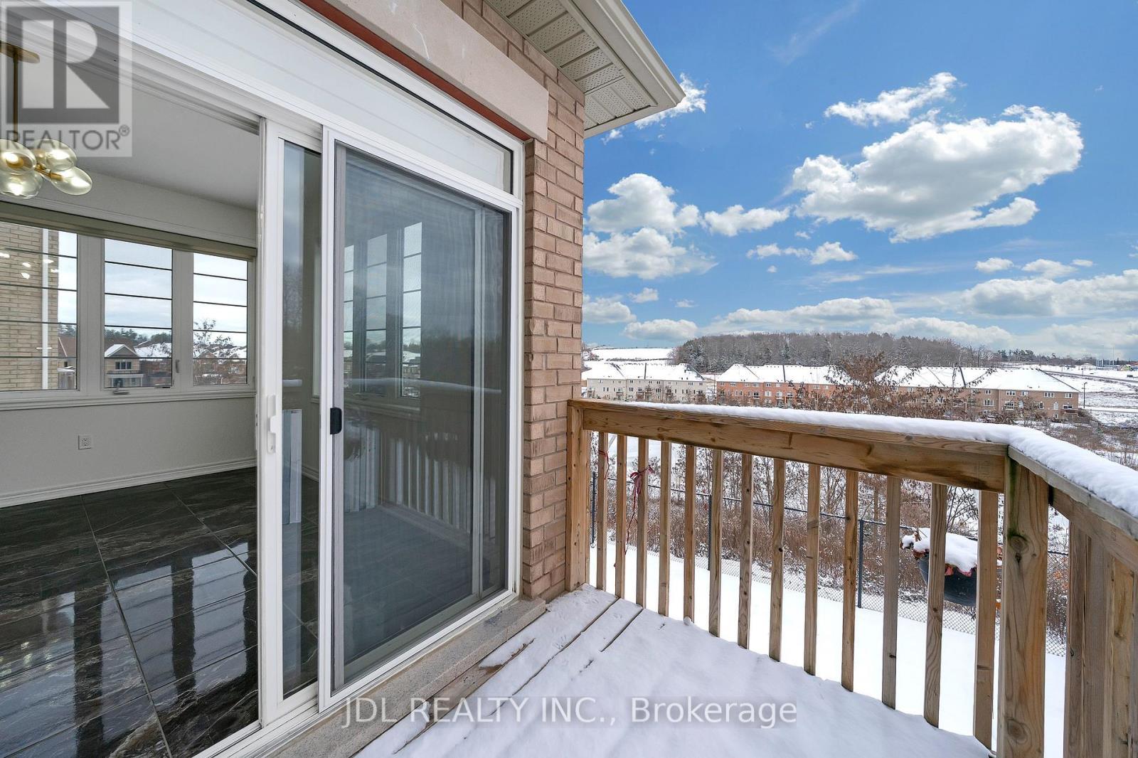 70 Forest Edge Crescent, East Gwillimbury, ON - Outdoor