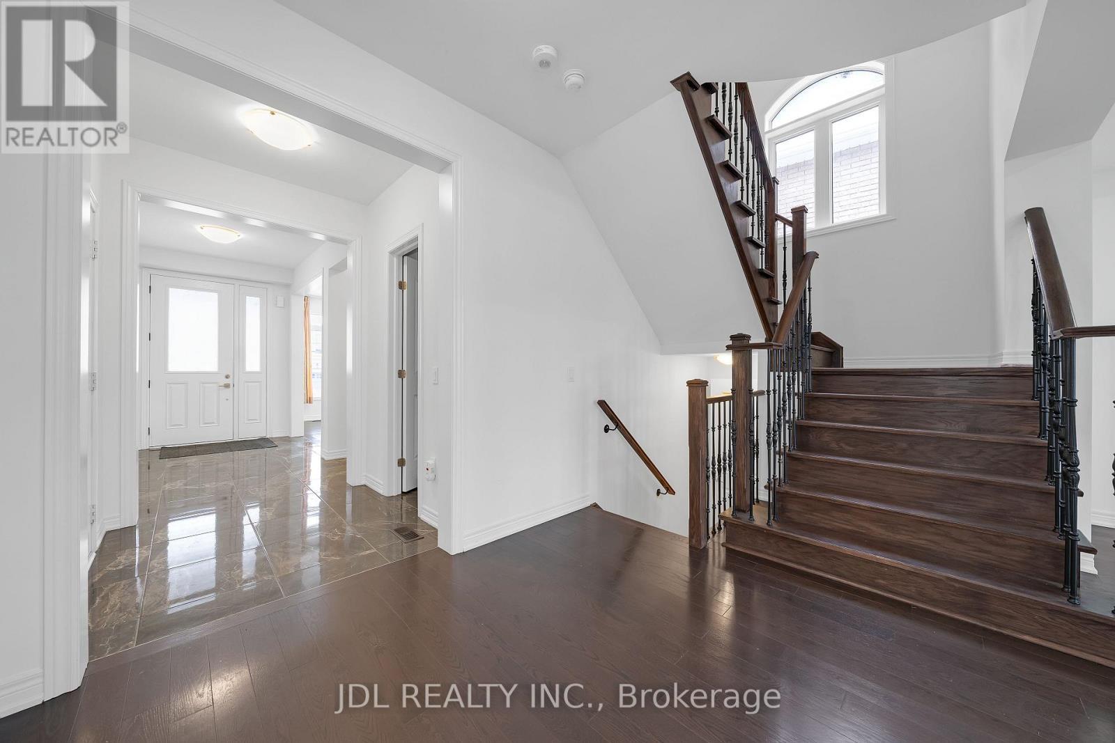 70 Forest Edge Crescent, East Gwillimbury, ON - Indoor Photo Showing Other Room
