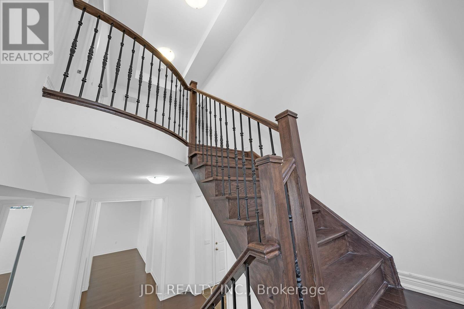 70 Forest Edge Crescent, East Gwillimbury, ON - Indoor Photo Showing Other Room