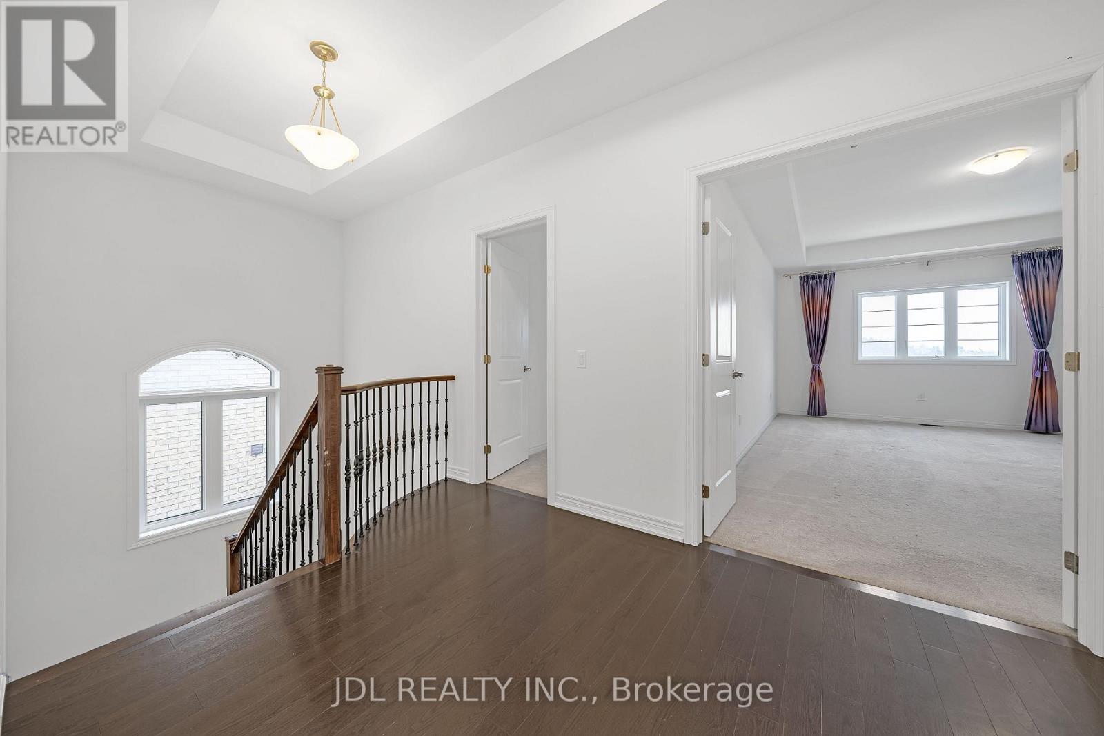 70 Forest Edge Crescent, East Gwillimbury, ON - Indoor Photo Showing Other Room